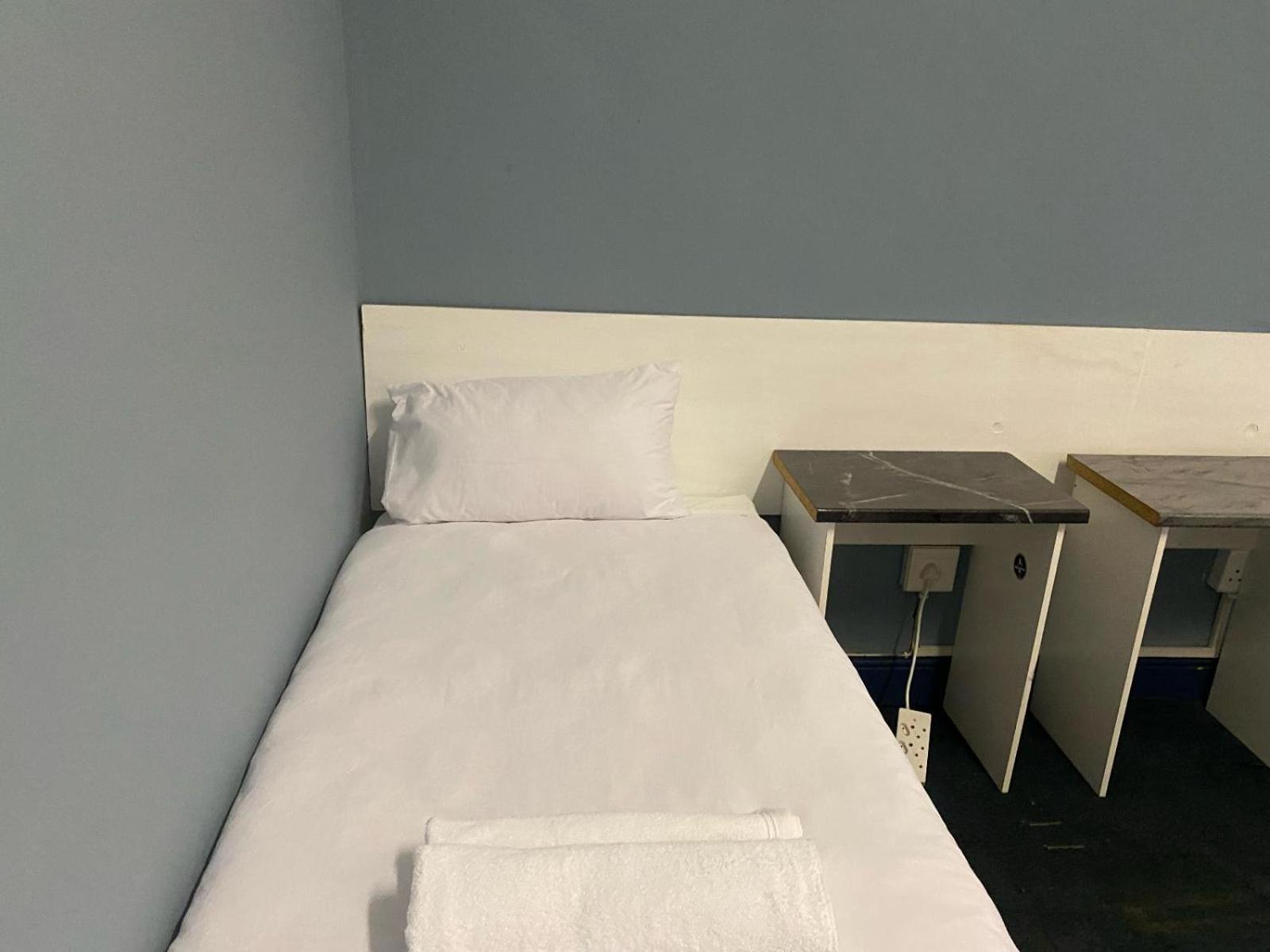 Standard Twin Room - Photo 2