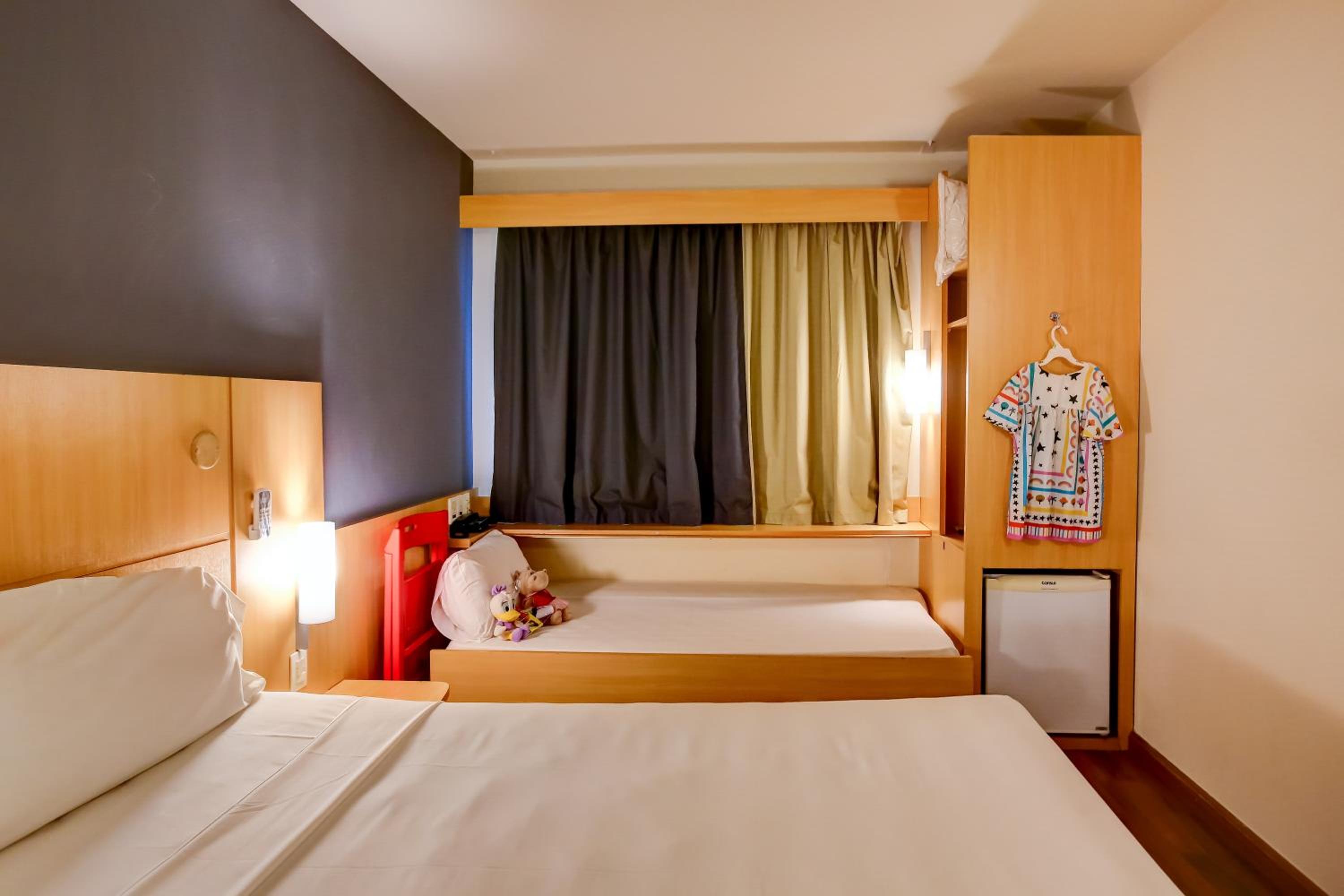 Standard Double Room with One Child Extra Bed