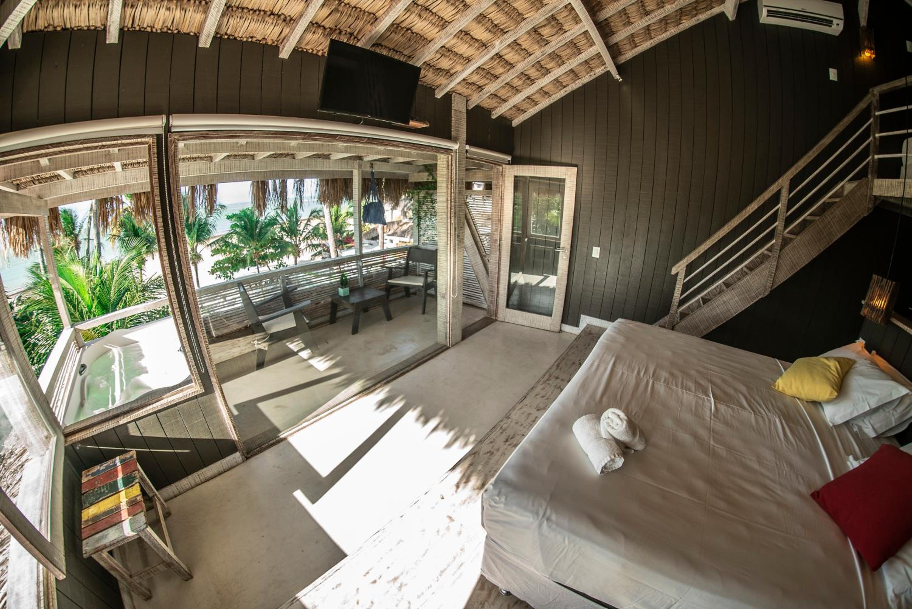 Deluxe Family Suite photo 3