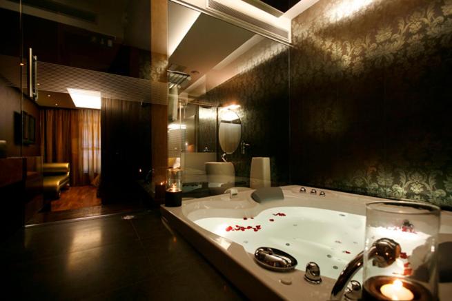 Superior King Room - Photo 2