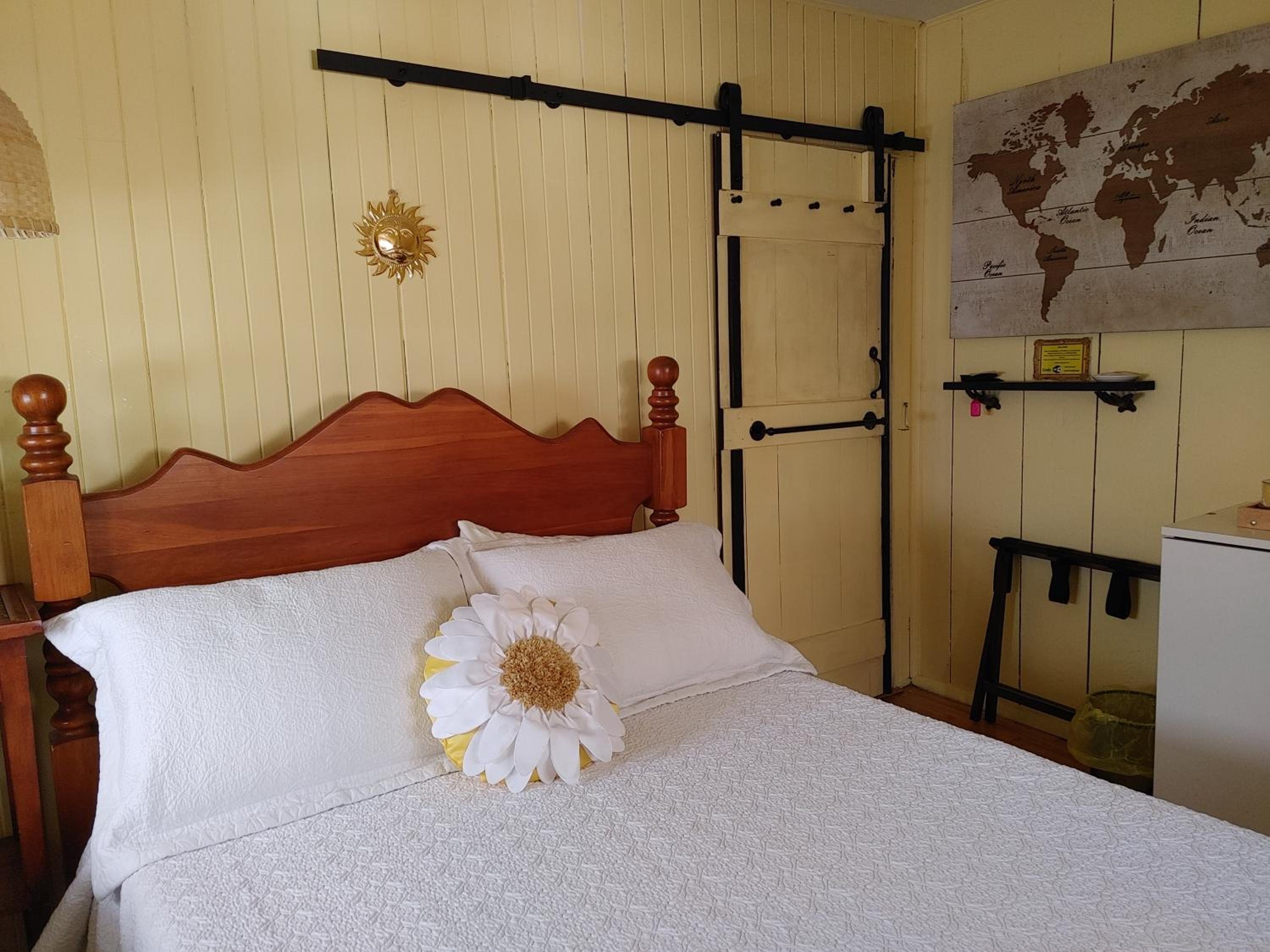 Double Room with Shared Bathroom photo 3