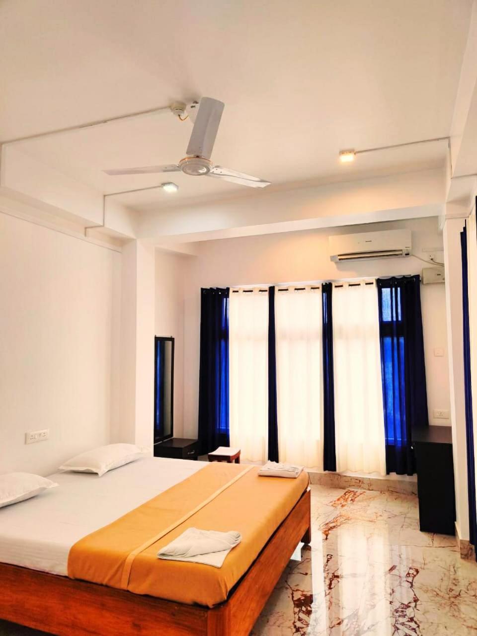 Deluxe Double Room with Sea View - Photo 1