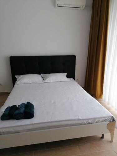 One-Bedroom Apartment - Photo 10