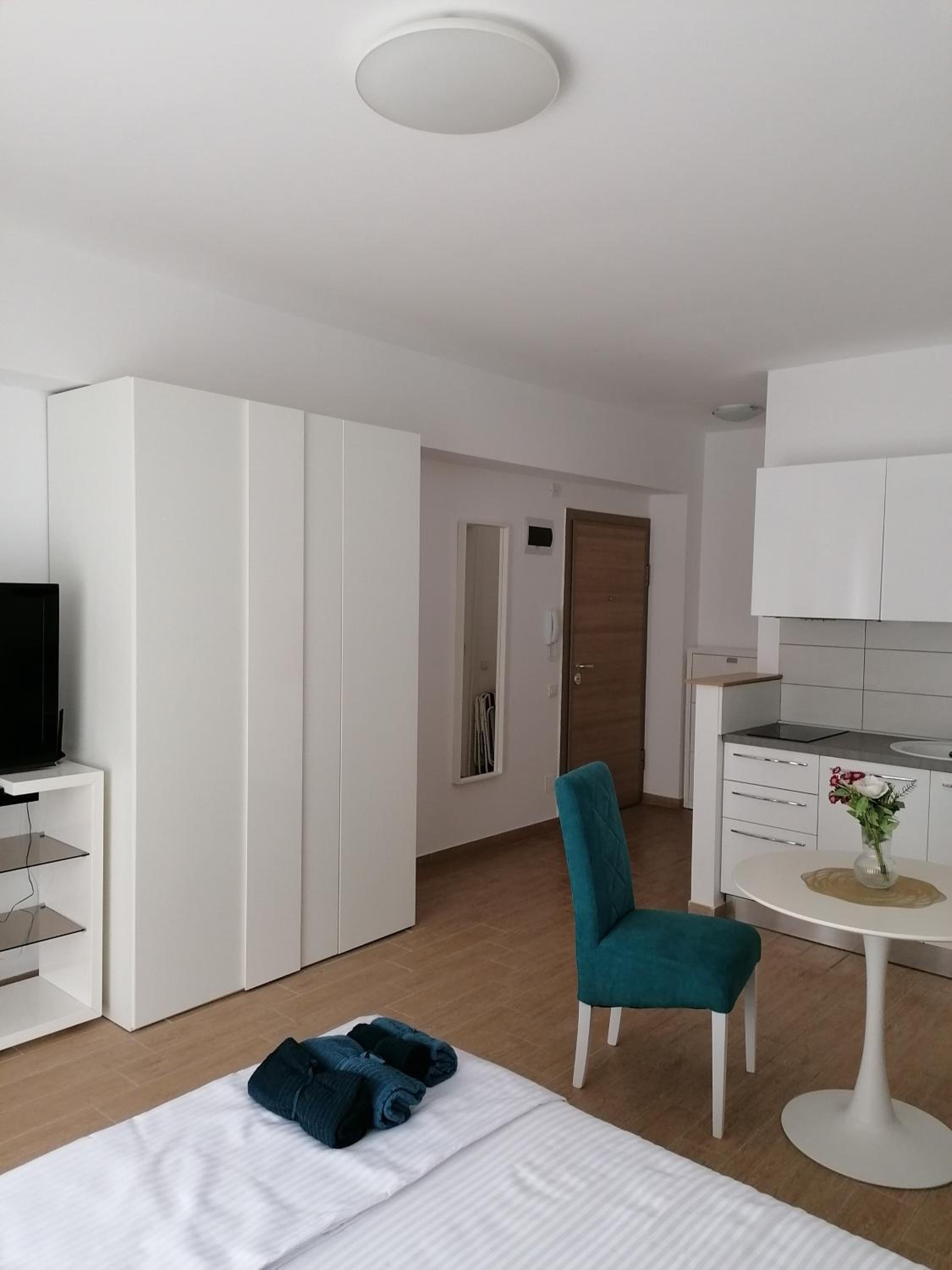 One-Bedroom Apartment - Photo 13