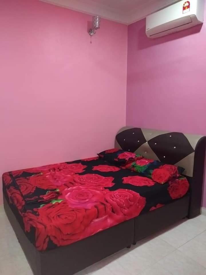 One-Bedroom House photo 1