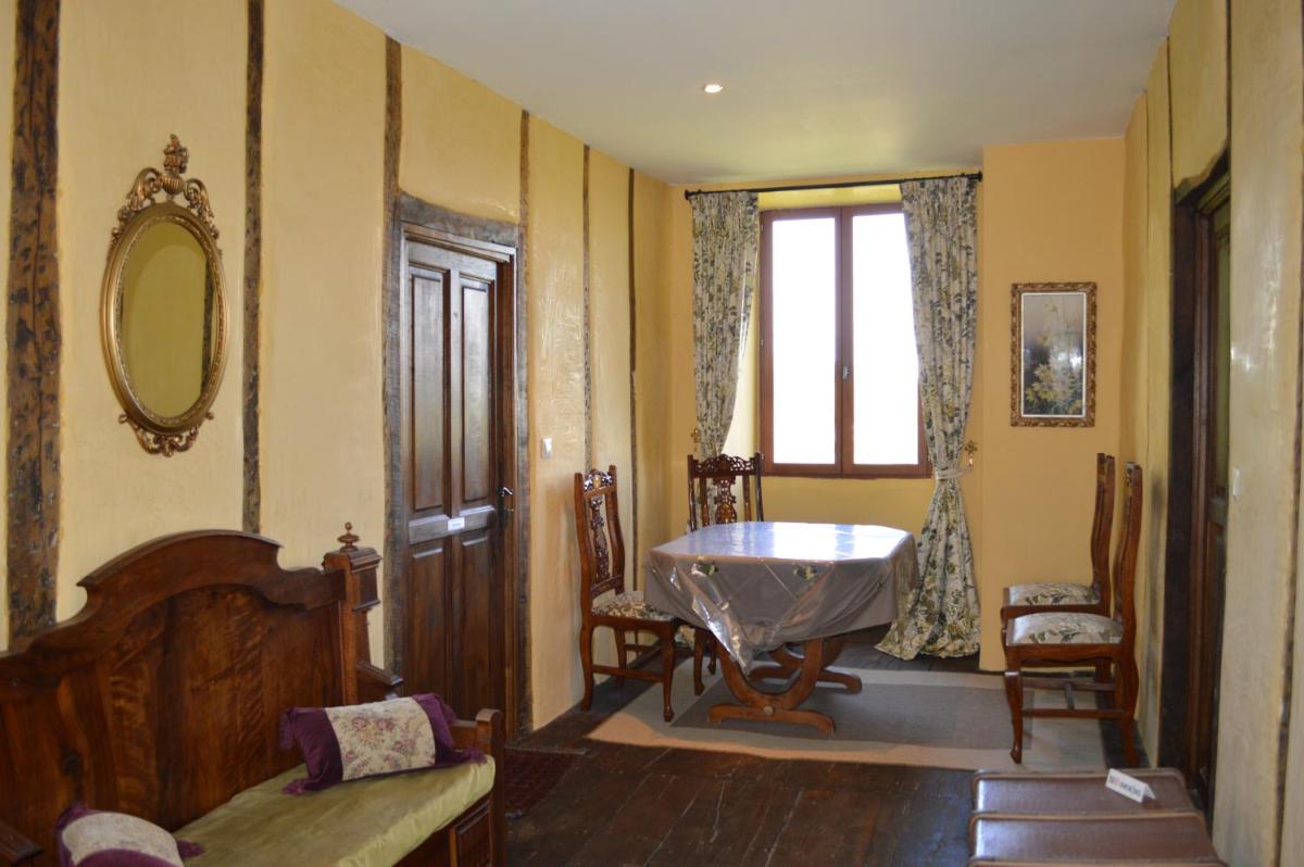 King Room with Garden View - Photo 9
