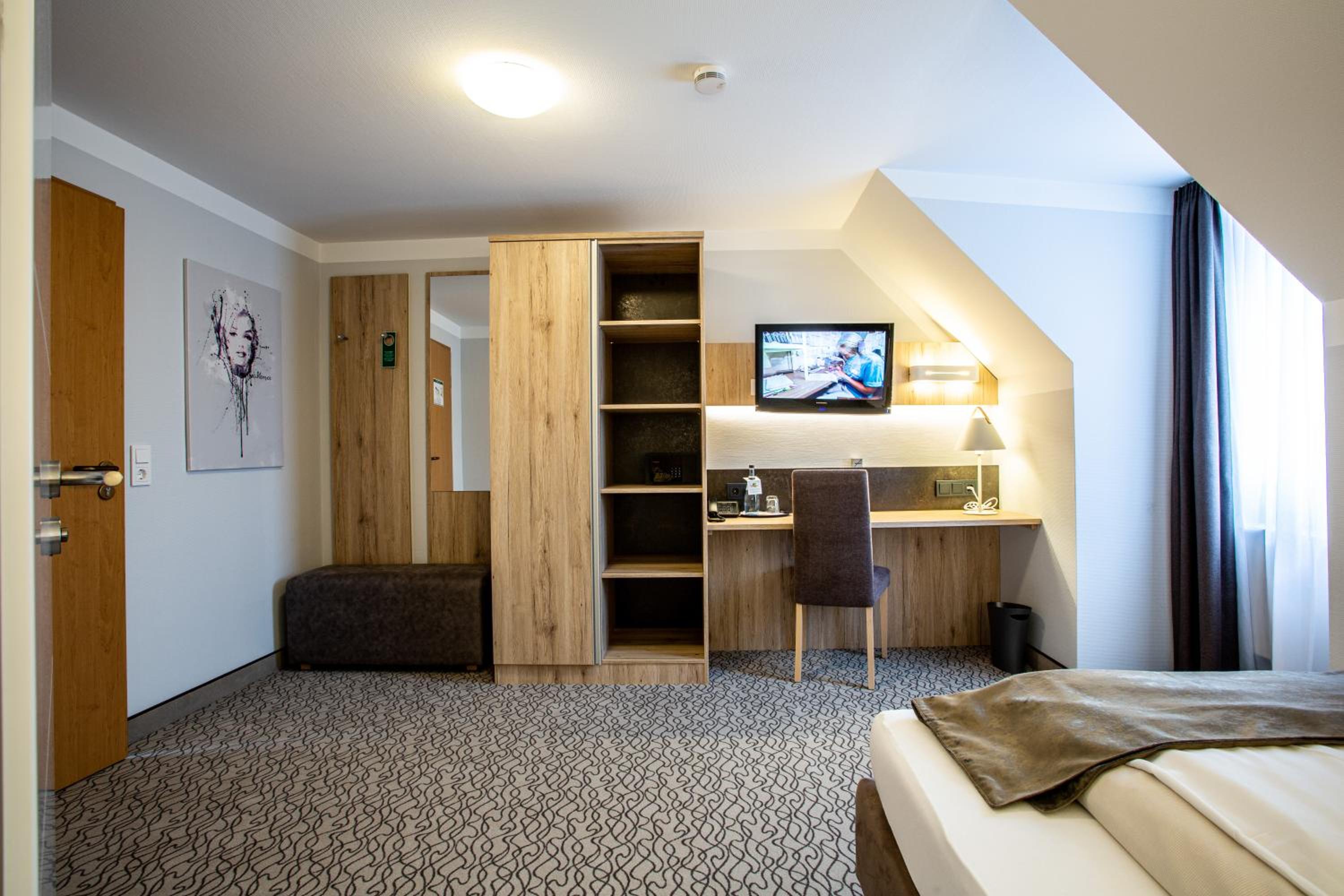 Single Room photo 2