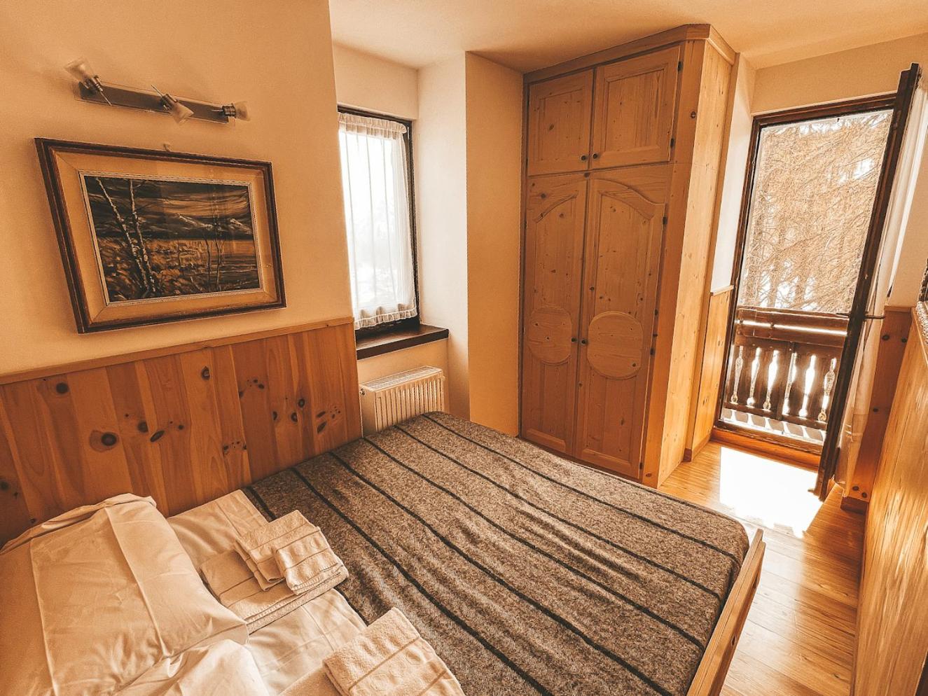 Apartment with Mountain View photo 1