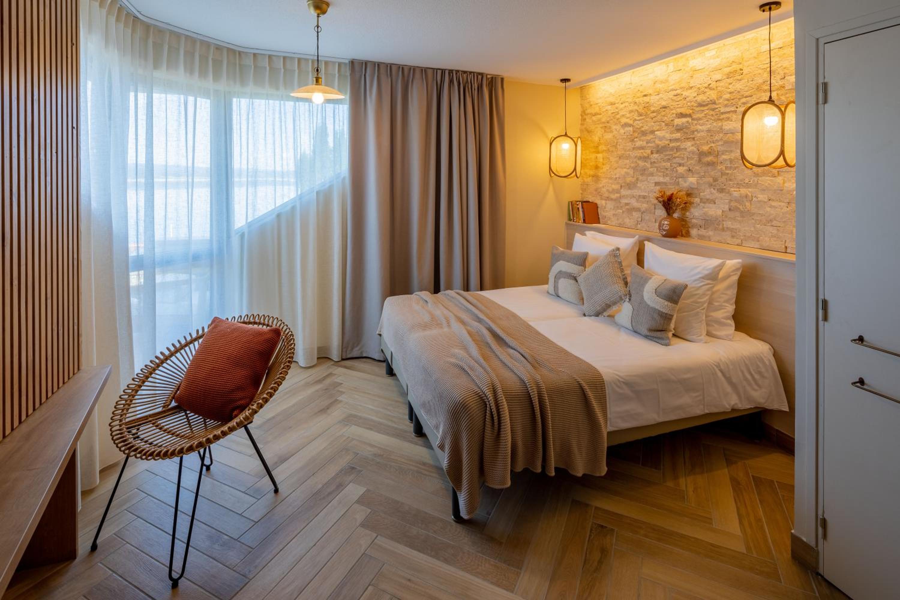 Standard Twin Room - Photo 1