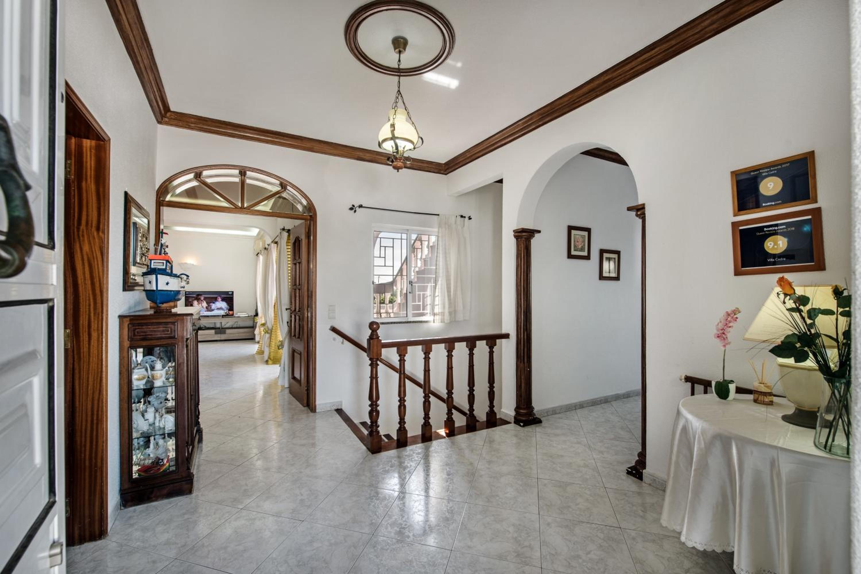 Five-Bedroom Villa photo 3