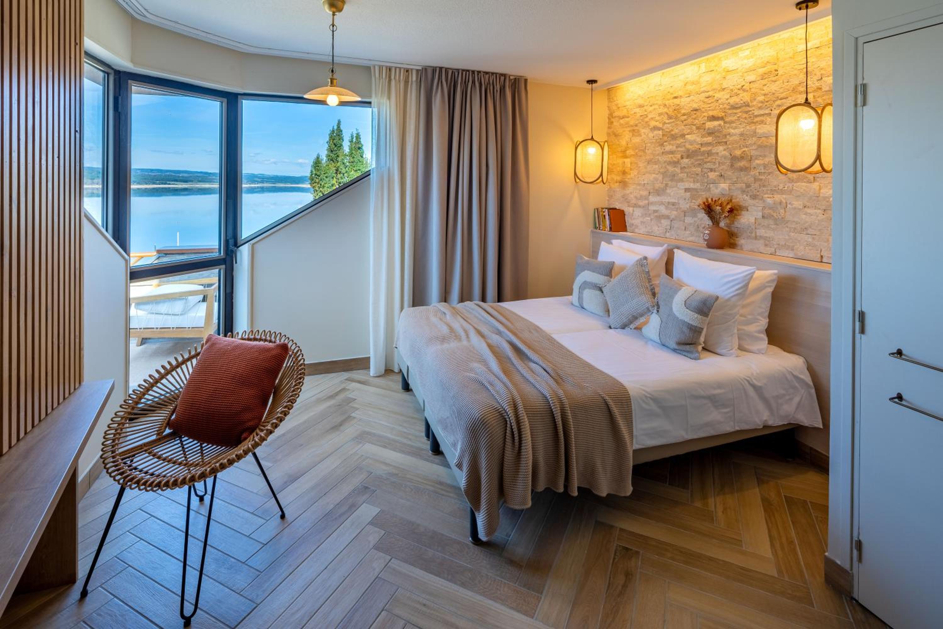 Deluxe Twin Room with Sea View photo 1