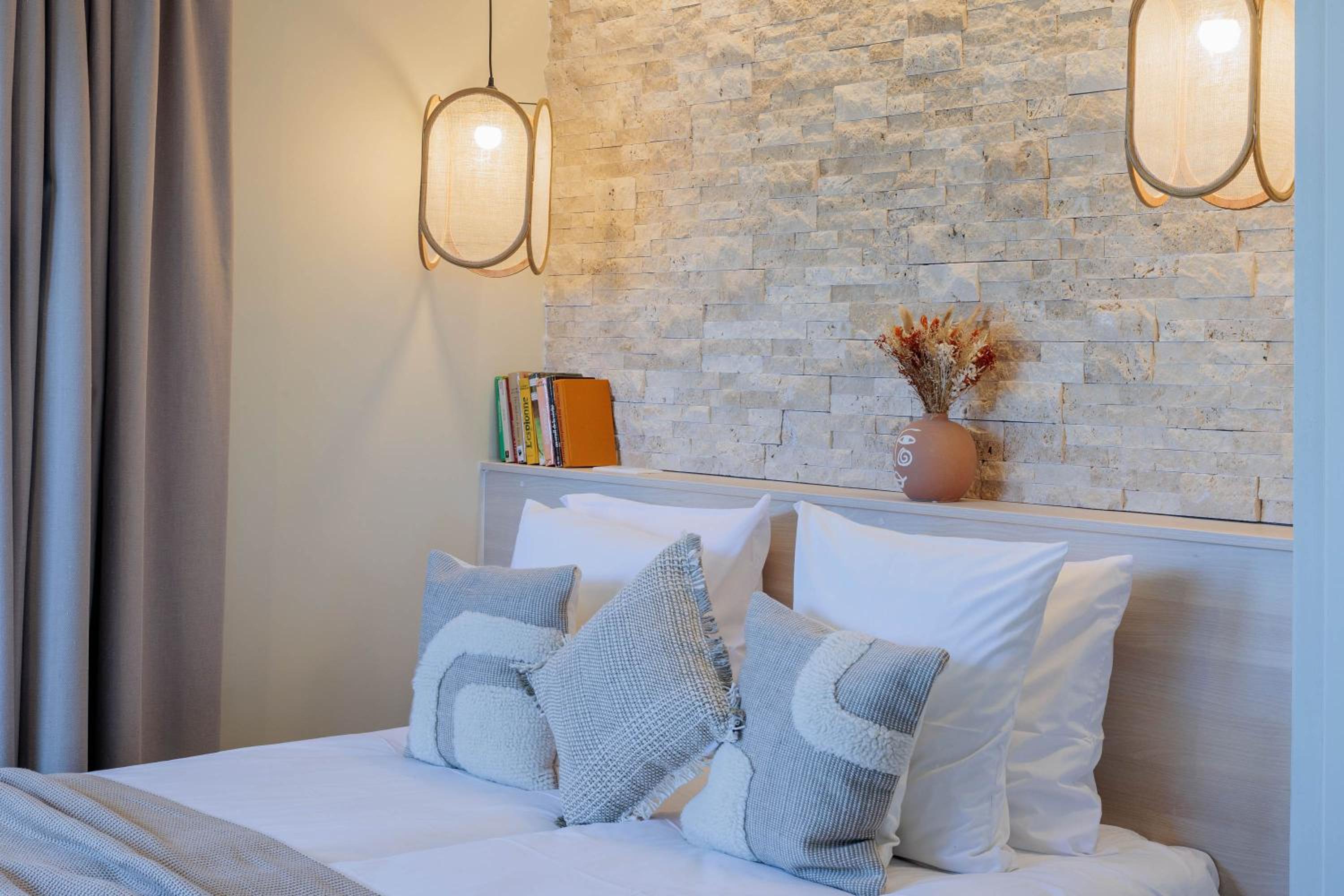 Standard Twin Room - Photo 4
