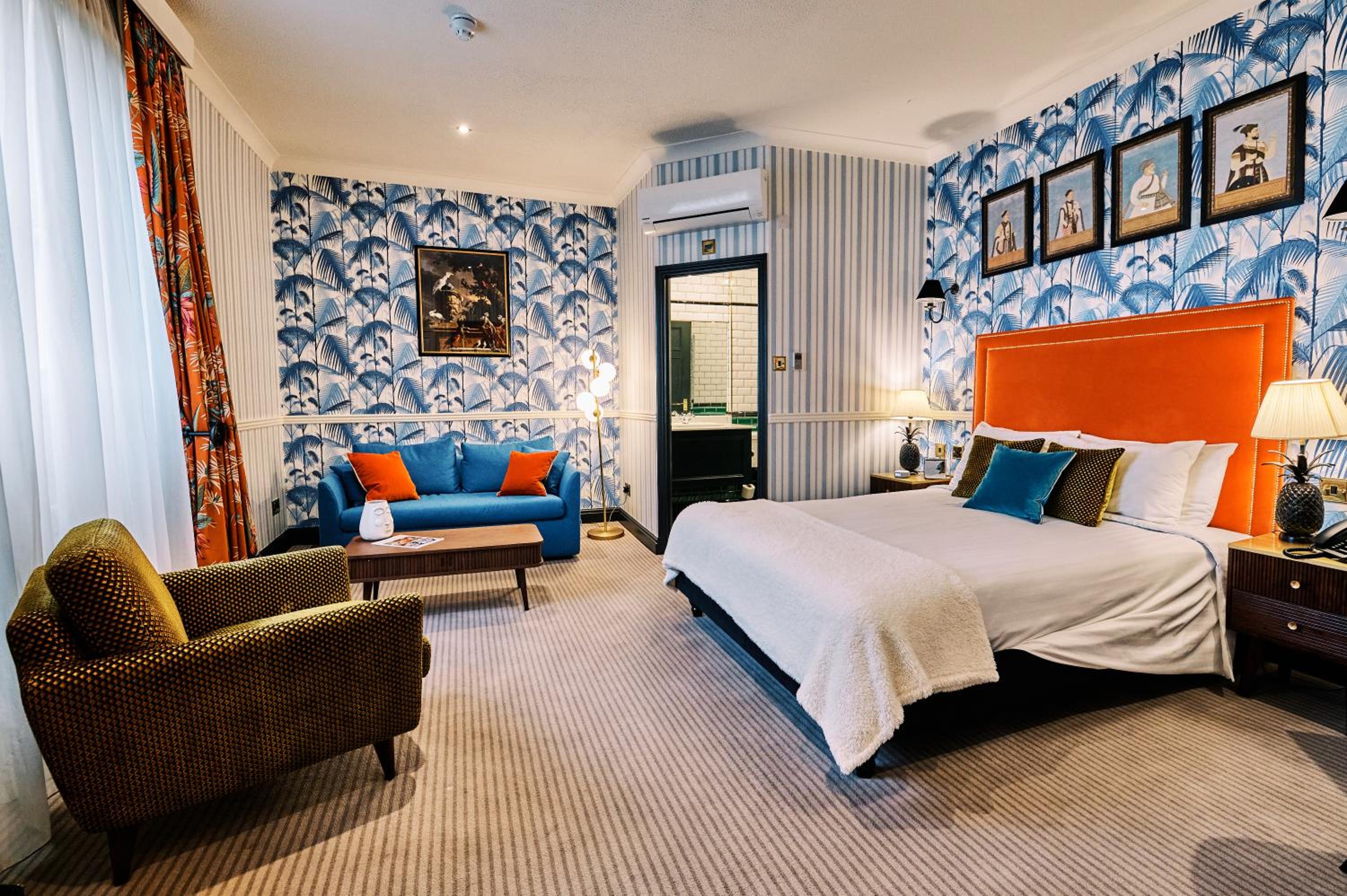 Deluxe Family Room - Photo 3