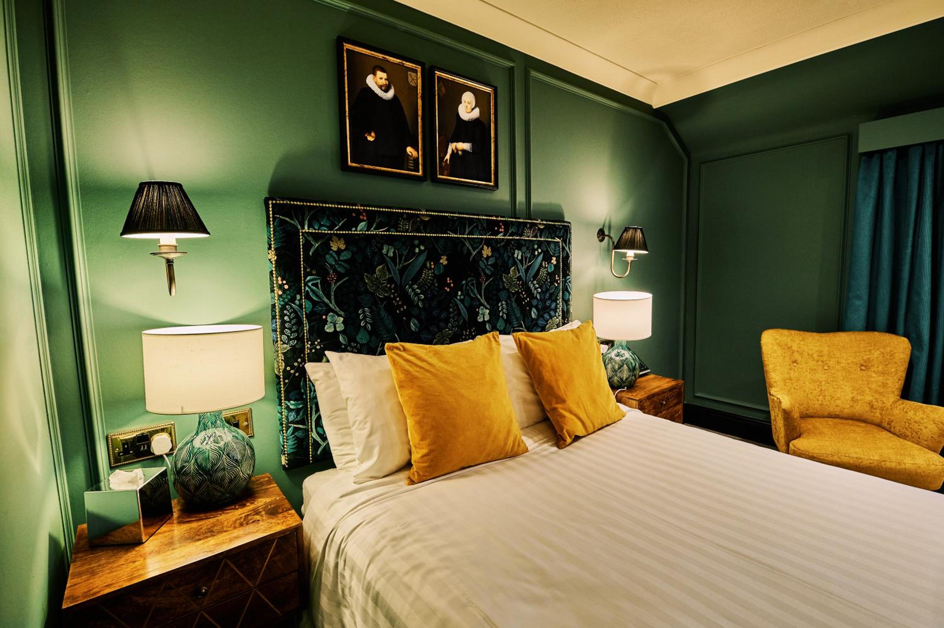 Standard Double Room - Photo 2