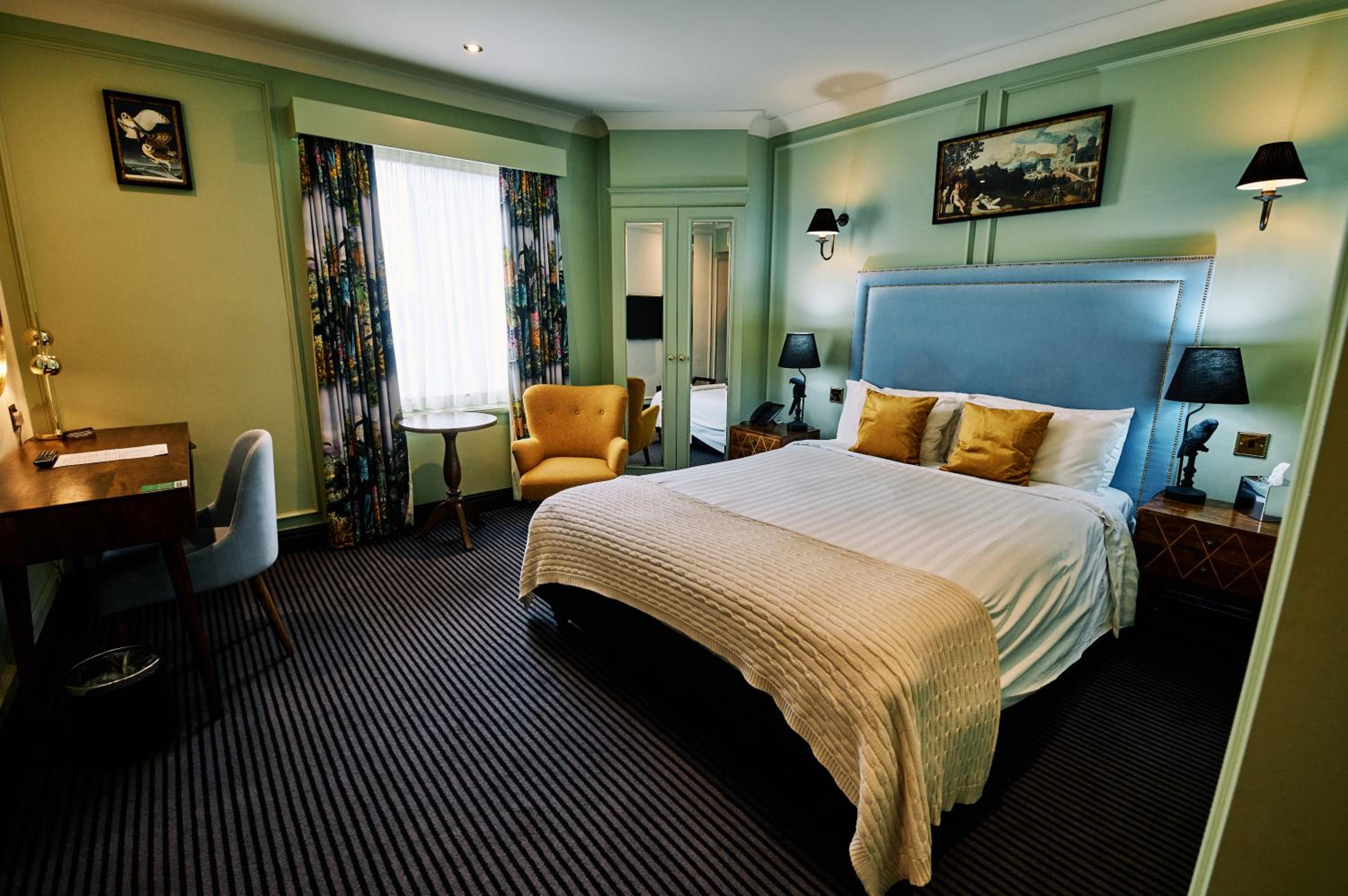 Standard King Room photo 1