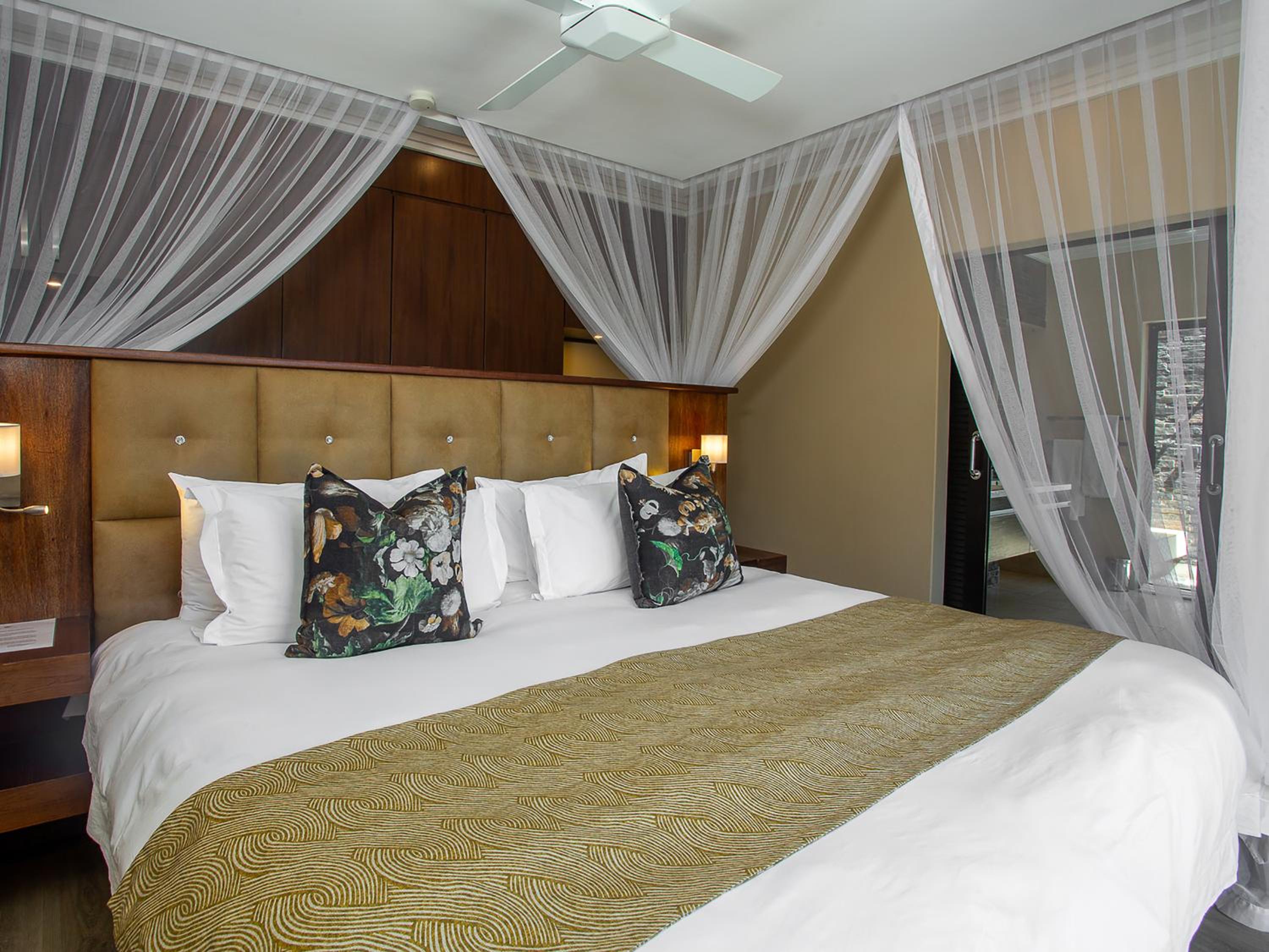 Executive Suite - Photo 4