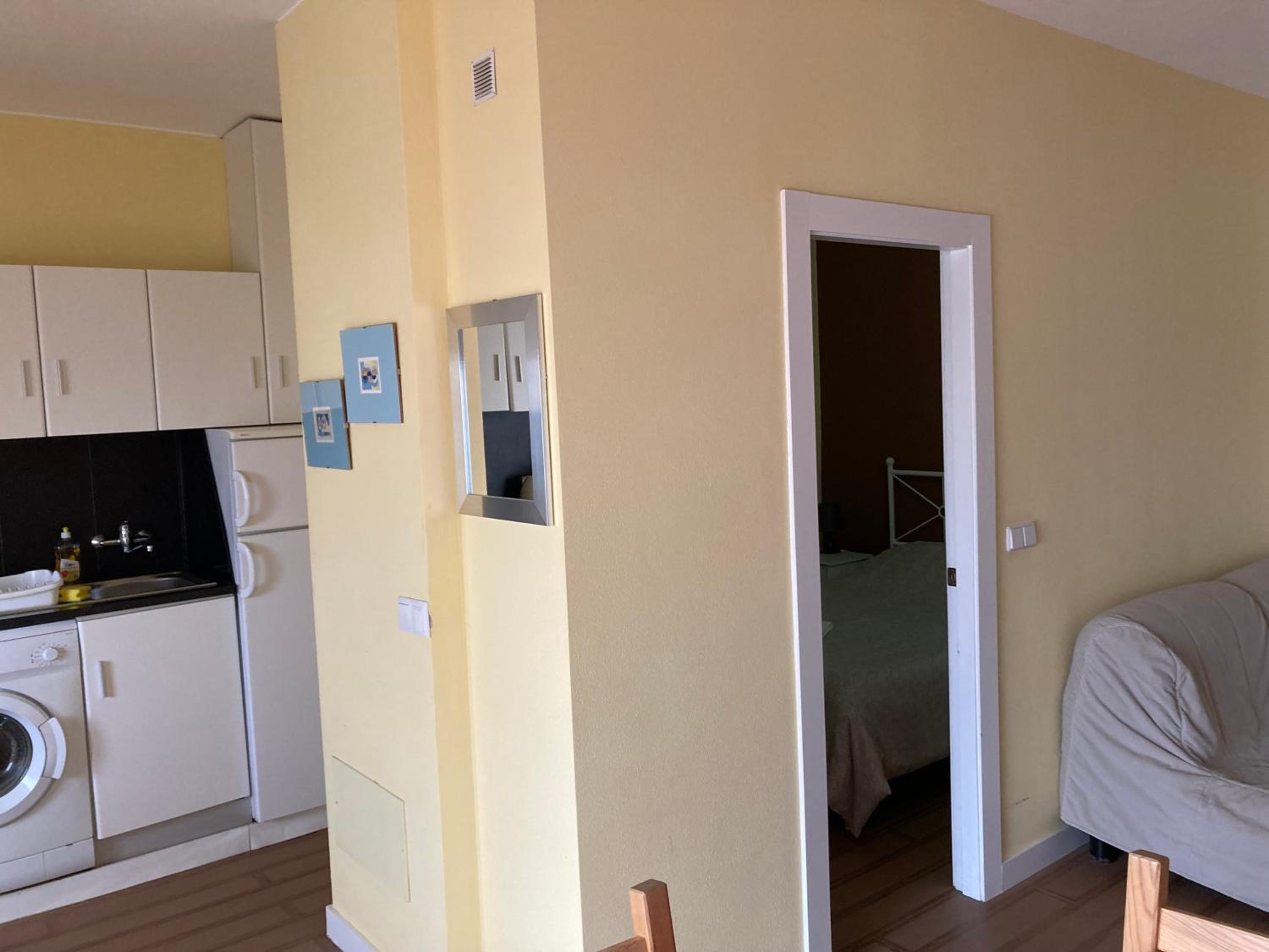 One-Bedroom Apartment with Balcony photo 2