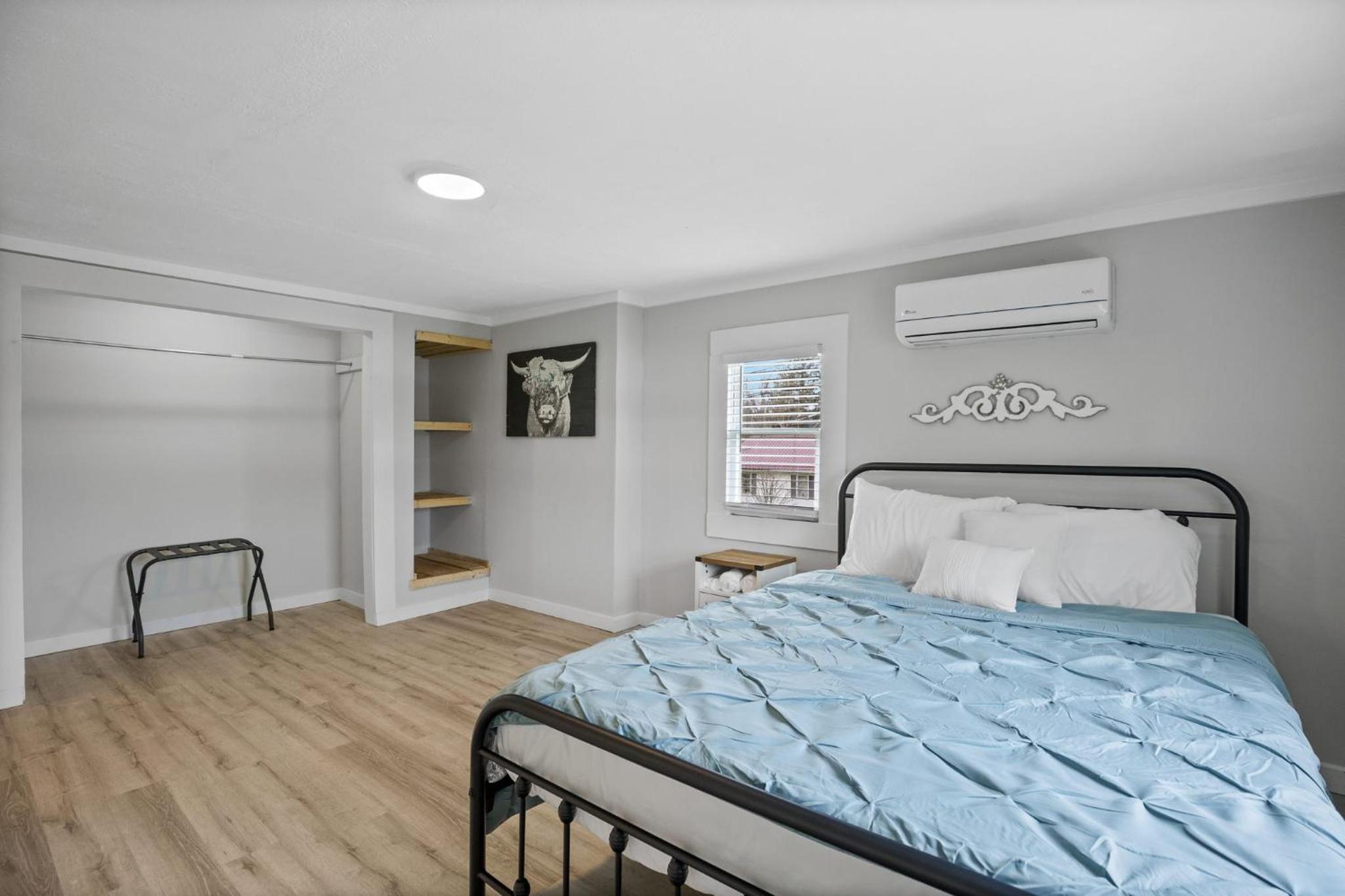 Four-Bedroom House photo 3