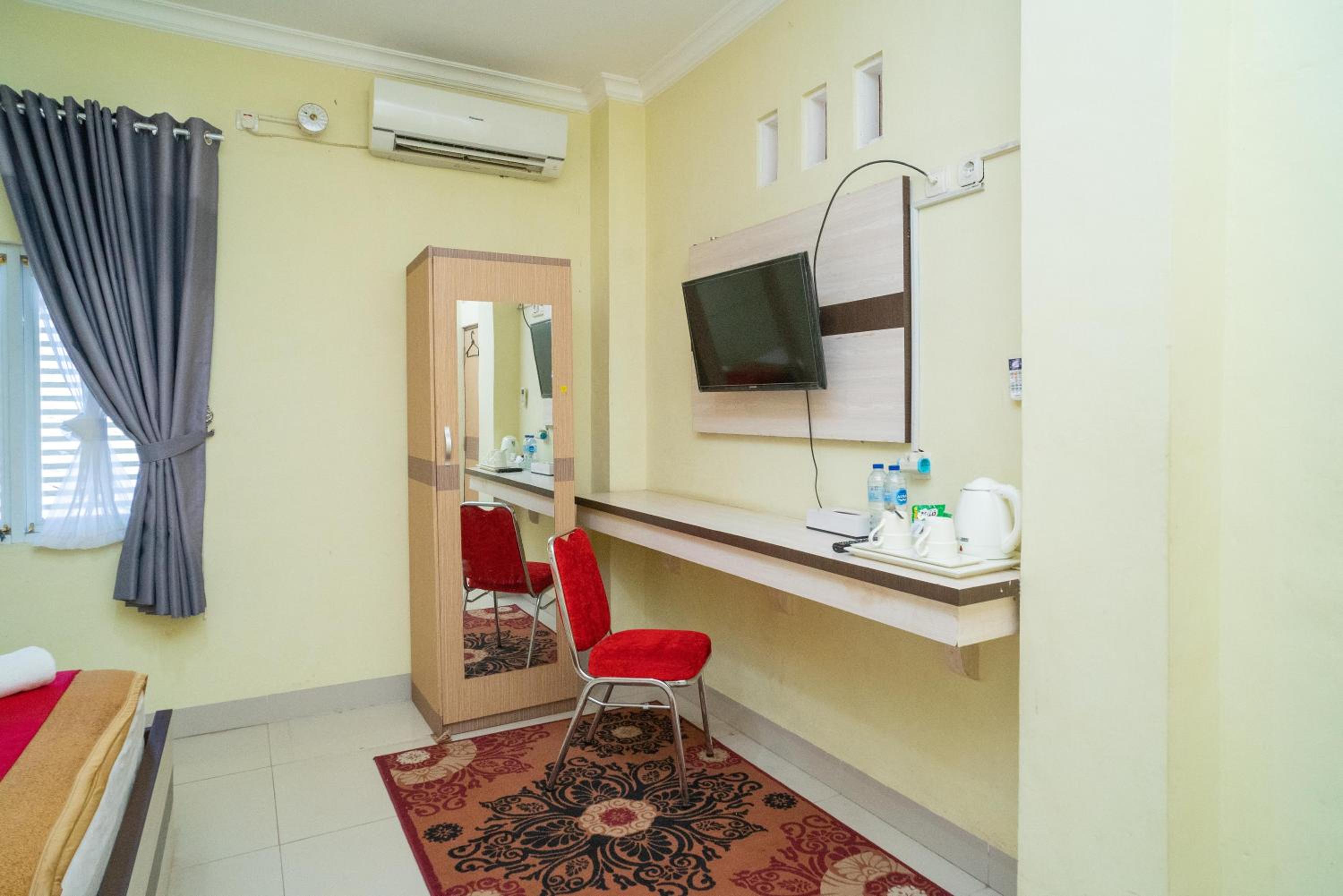 Twin Room - Photo 8
