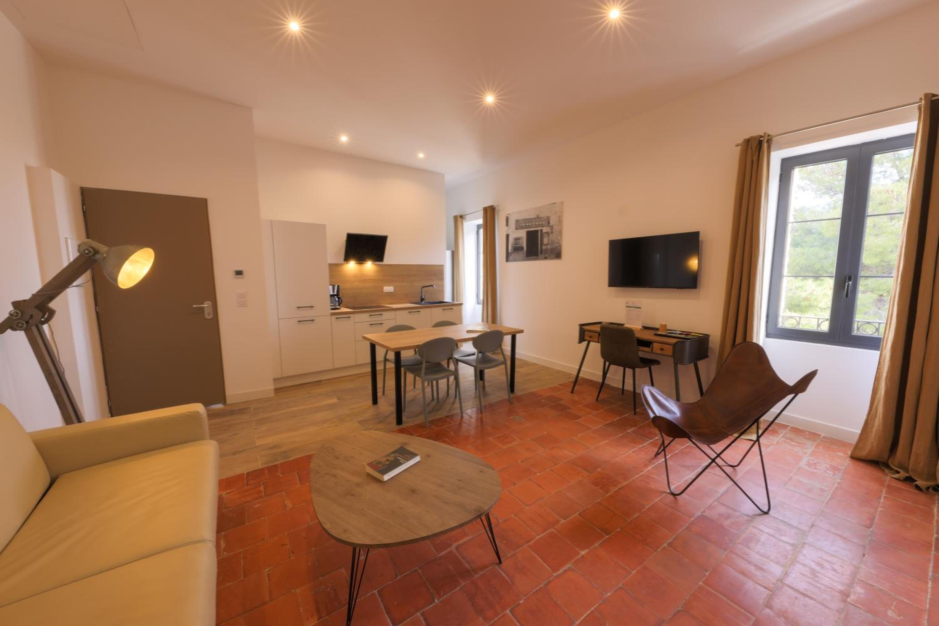 One-Bedroom Apartment