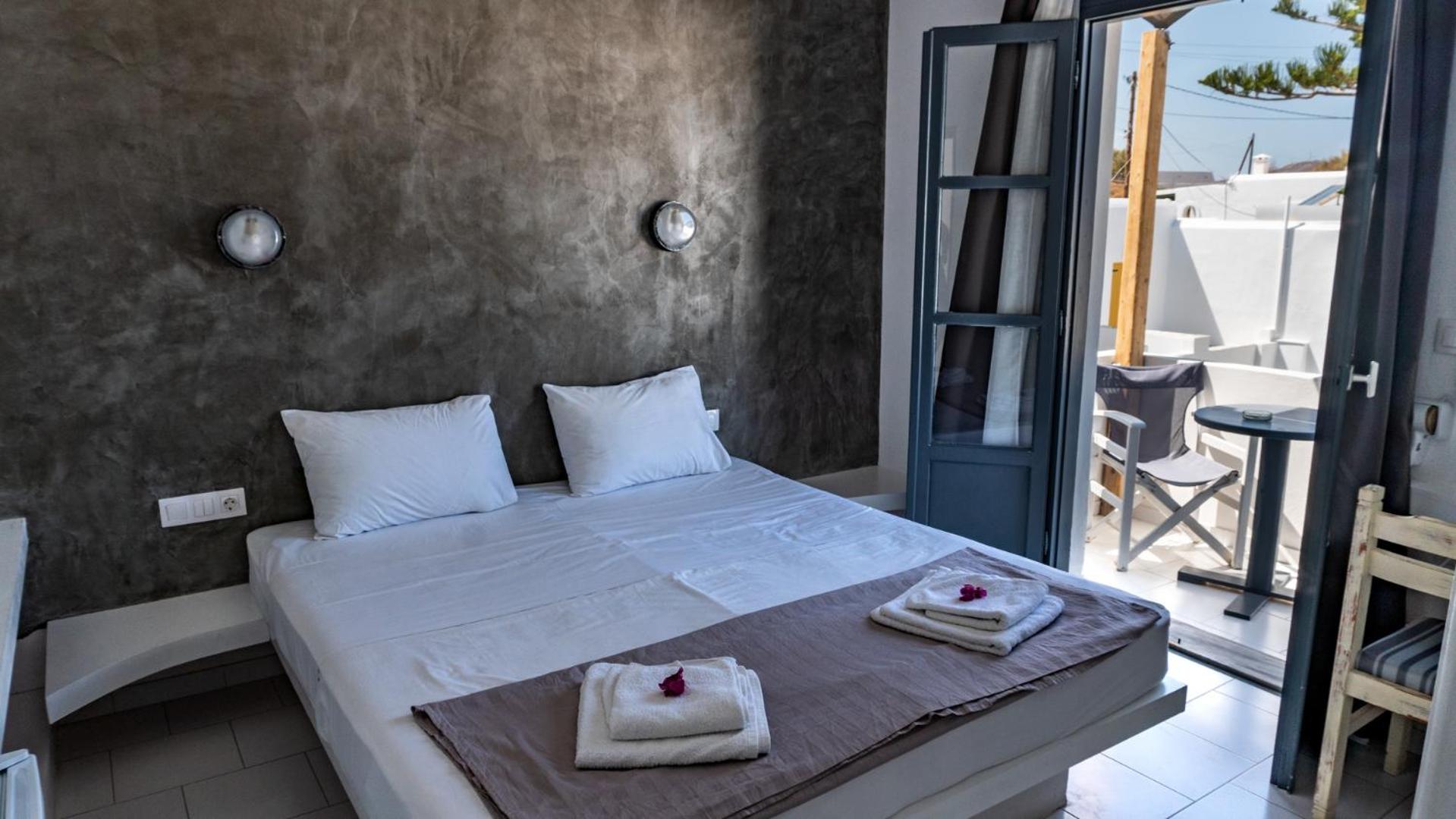 Deluxe Double Room with Balcony photo 2