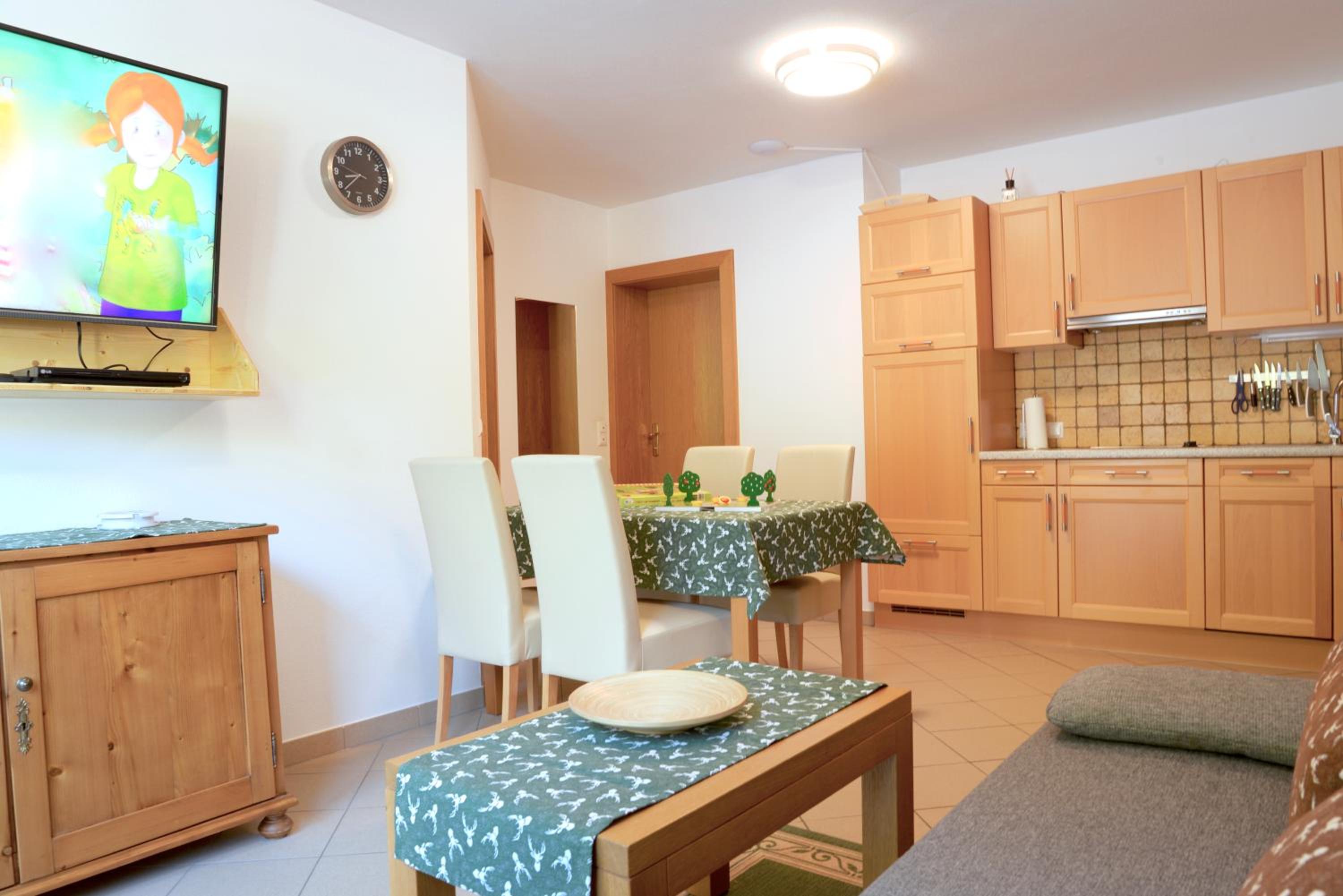 One-Bedroom Apartment with Terrace photo 3