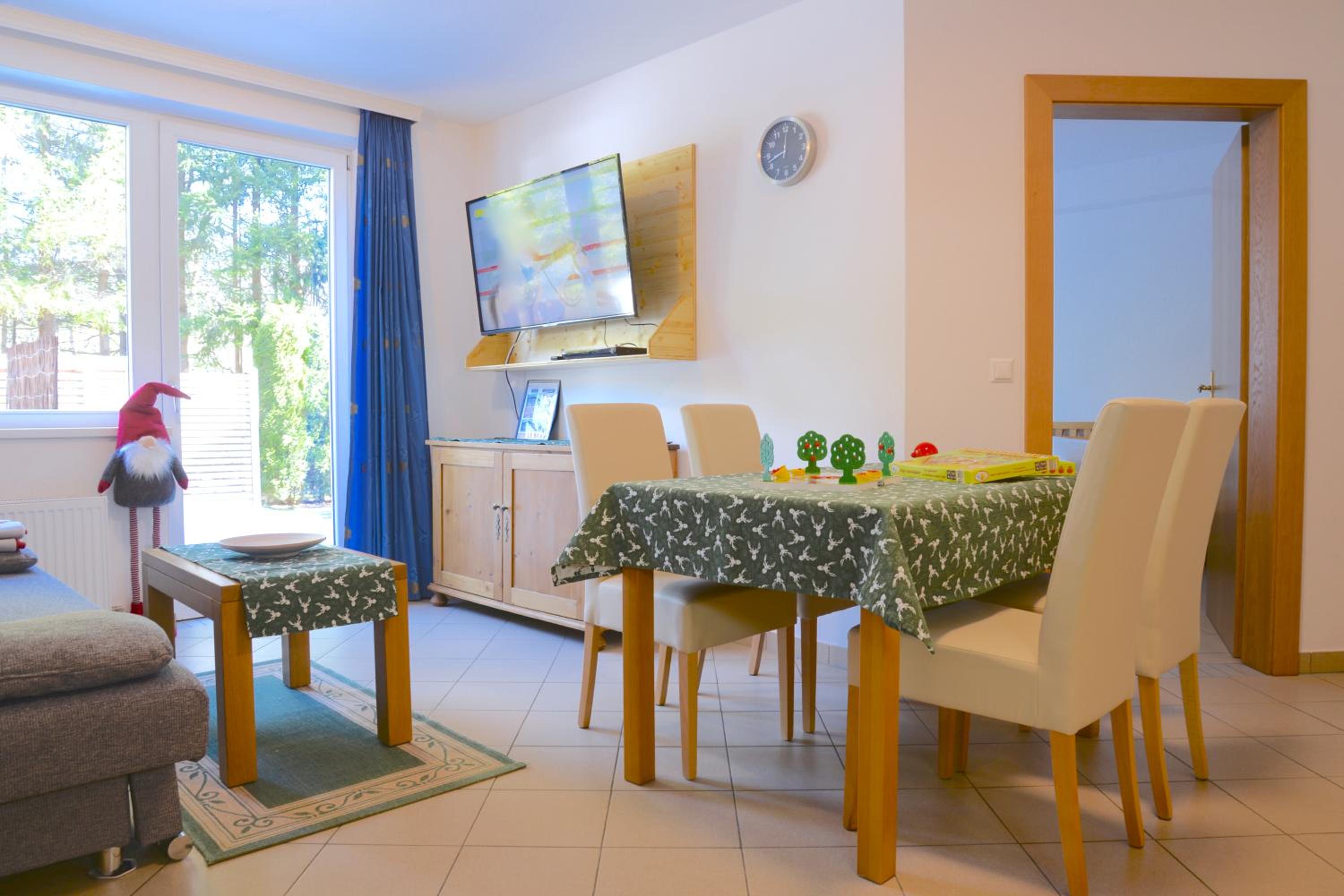 One-Bedroom Apartment with Terrace photo 2