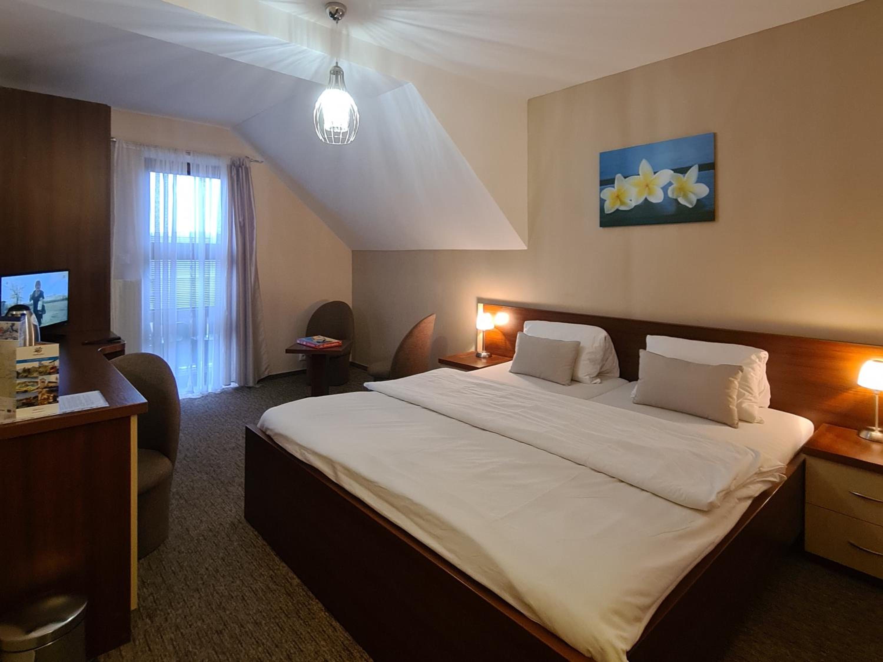 Standard Double Room - Photo 5