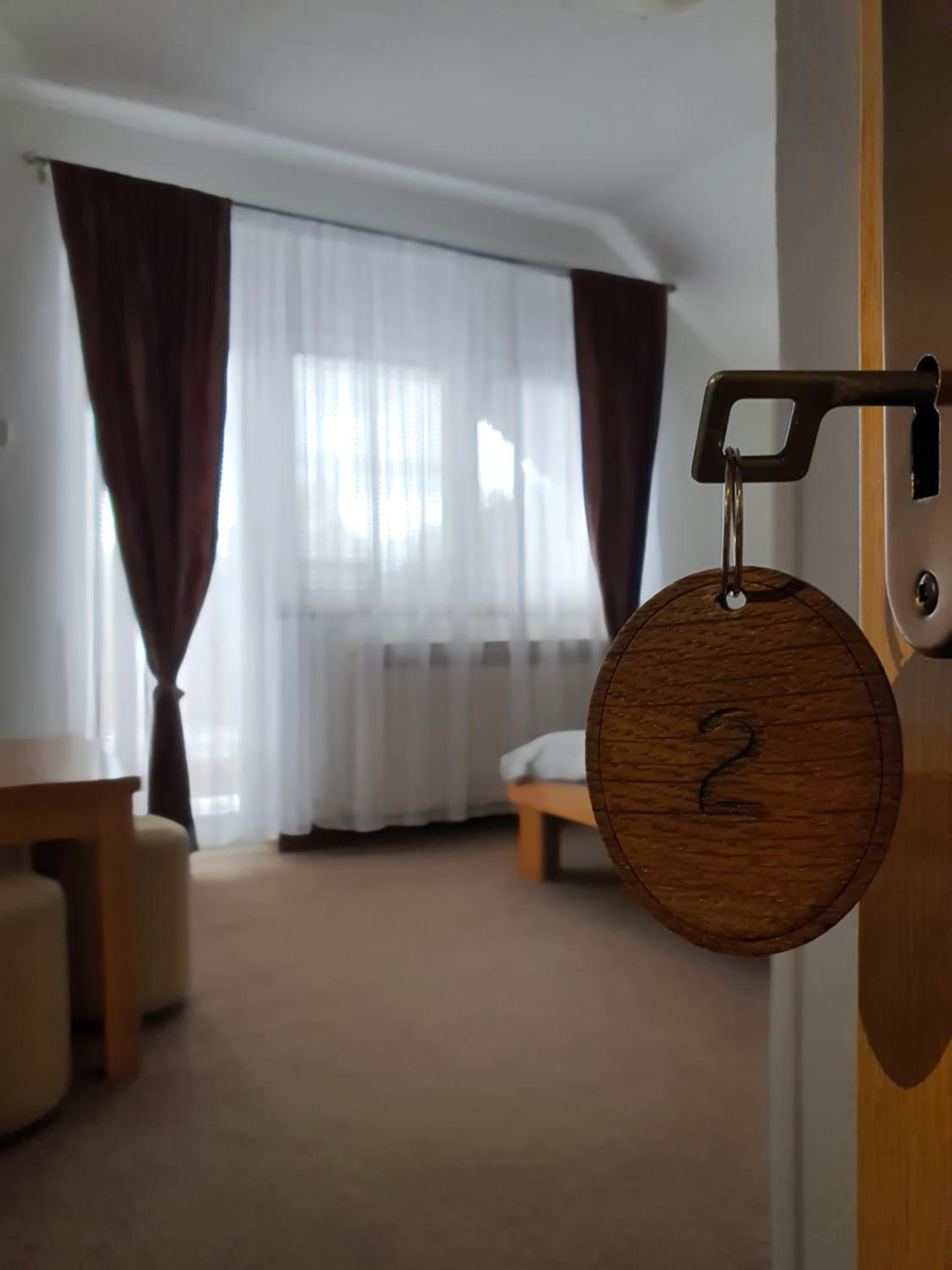 Double Room with Balcony - Photo 6