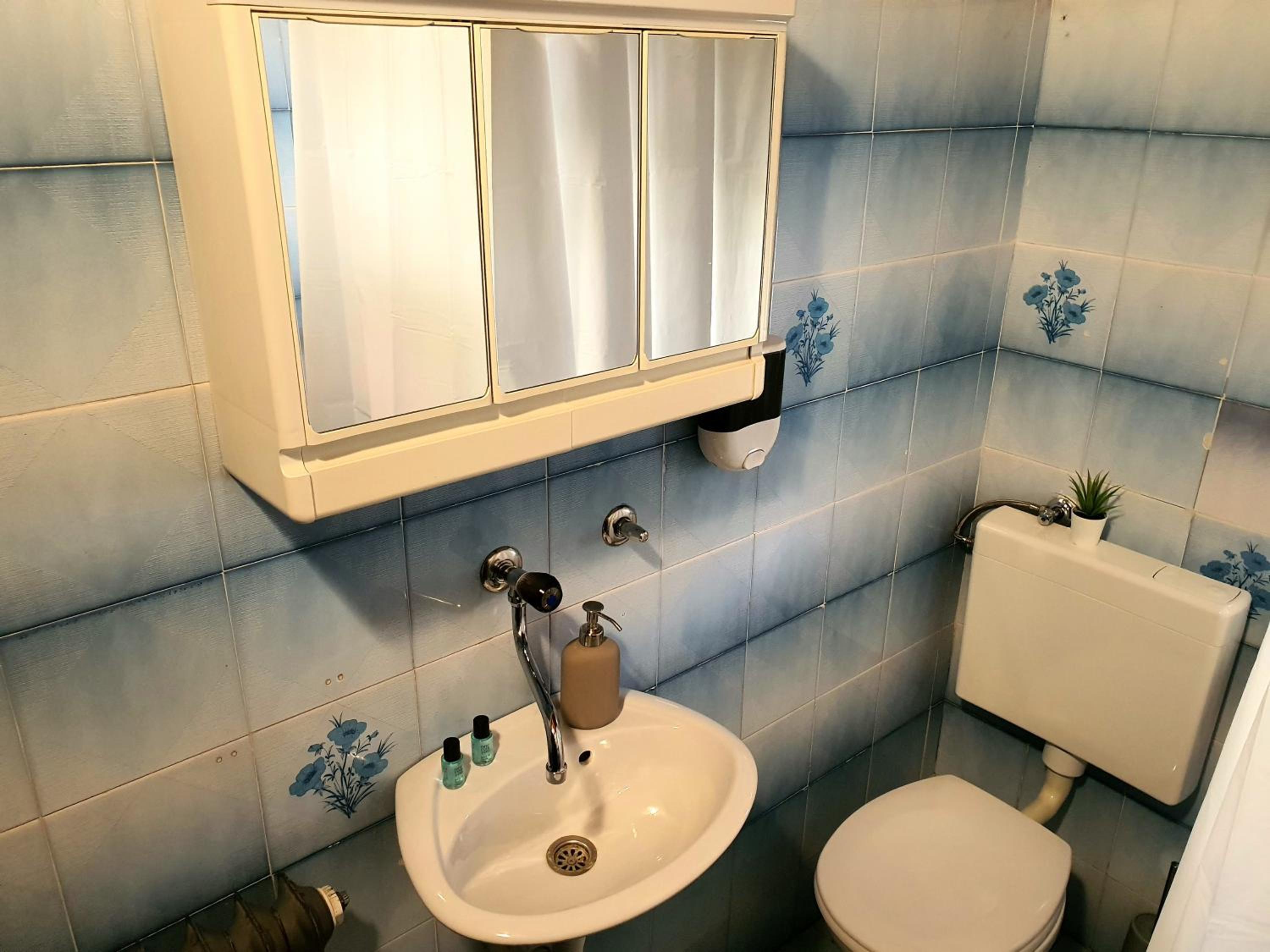Triple Room with Private External Bathroom - Photo 5
