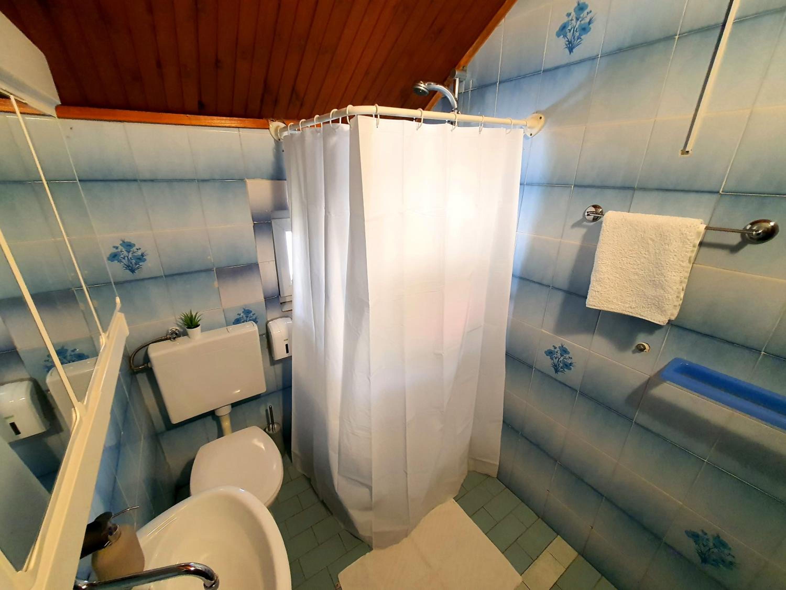 Triple Room with Private External Bathroom - Photo 6