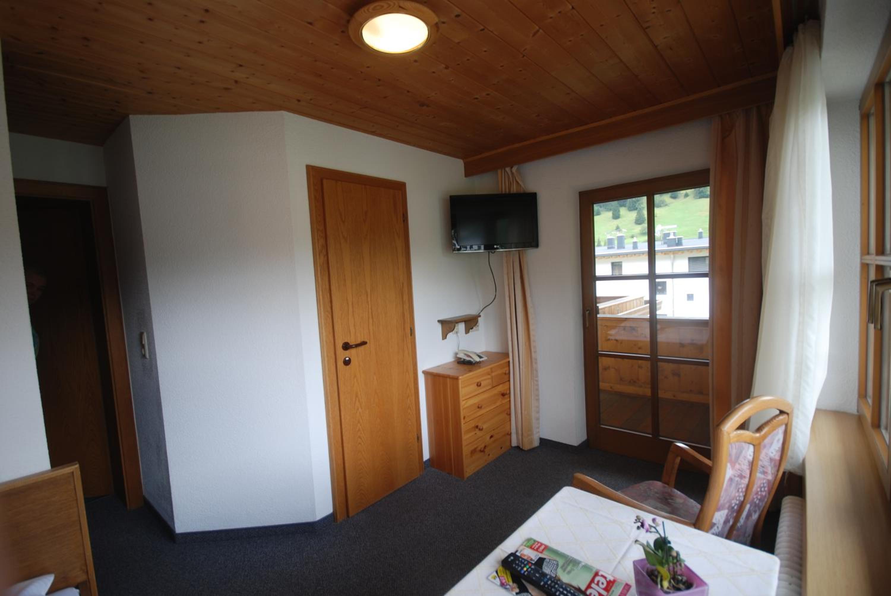 Single Room photo 2