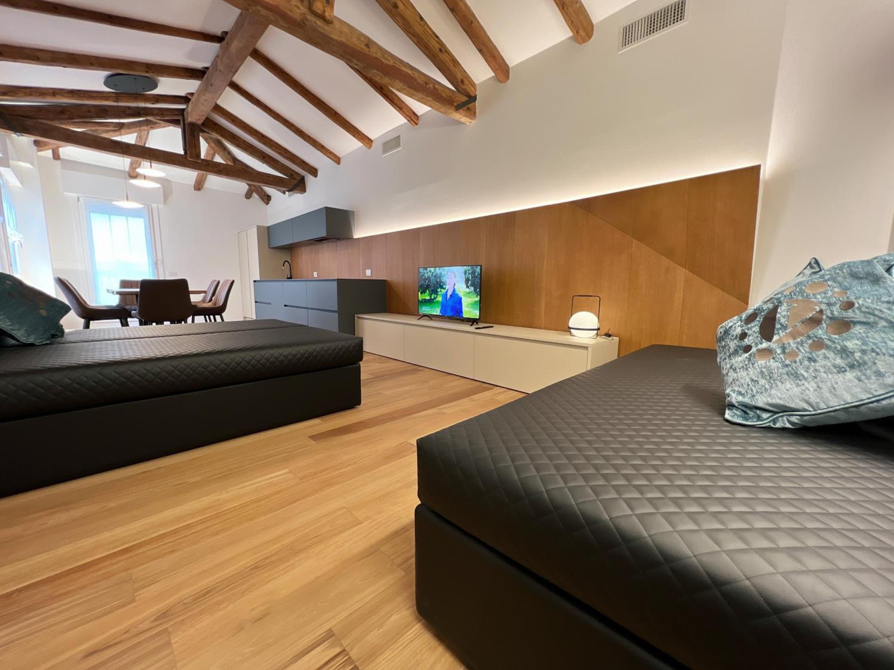 Penthouse Apartment - Separate Building photo 3