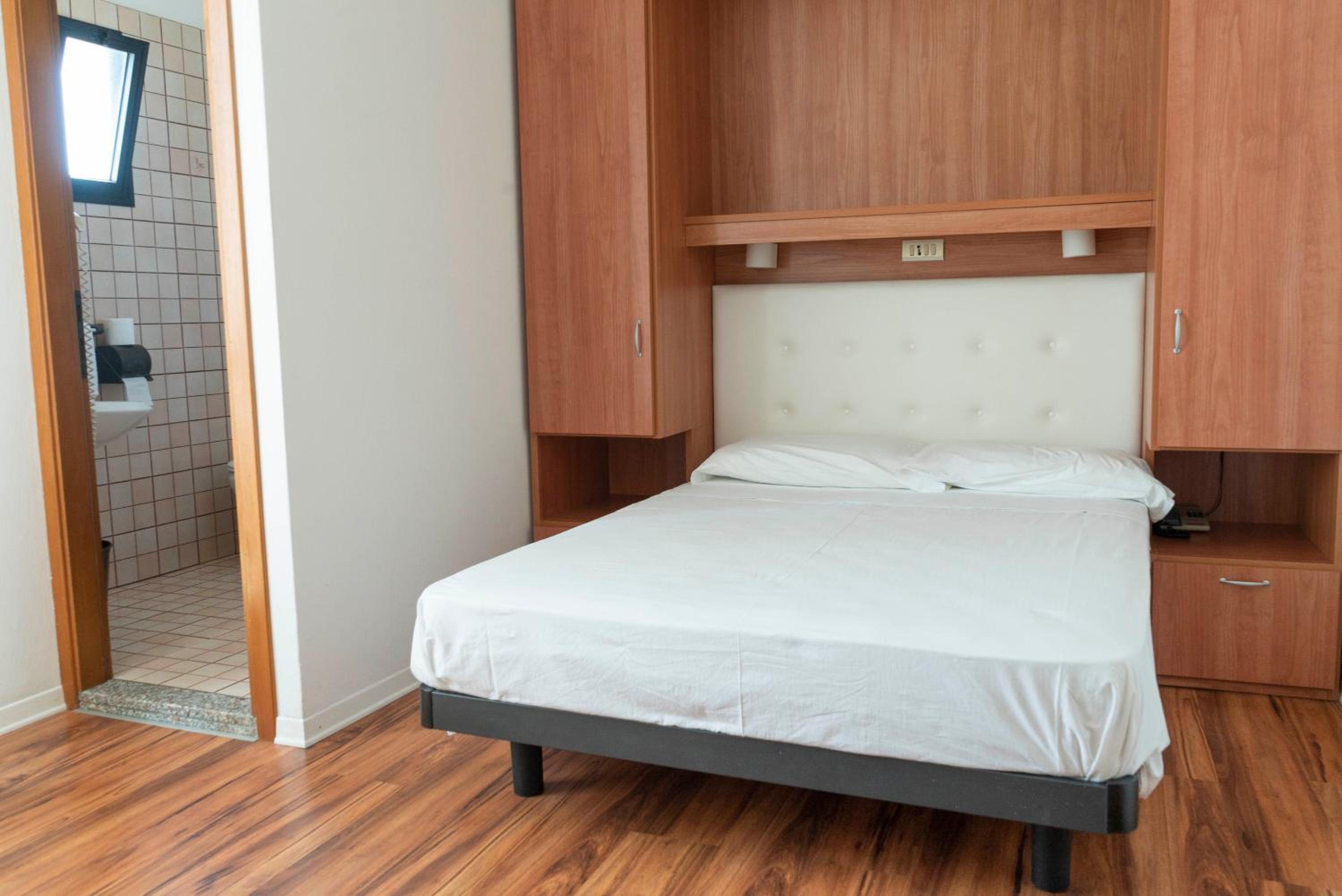 Classic Double / Twin Room with Balcony photo 1