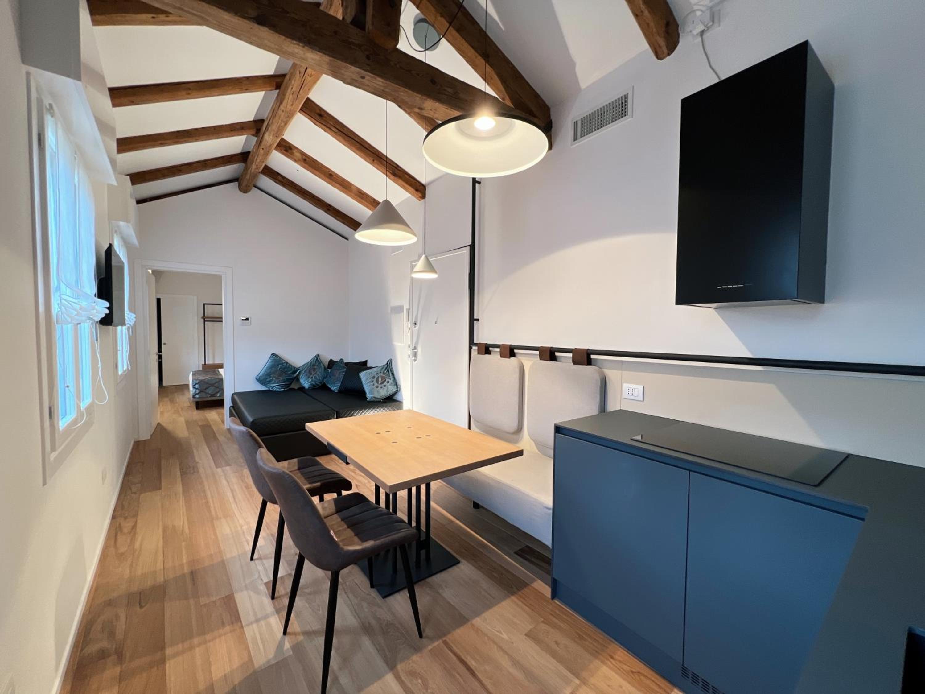 Penthouse Apartment - Separate Building photo 3