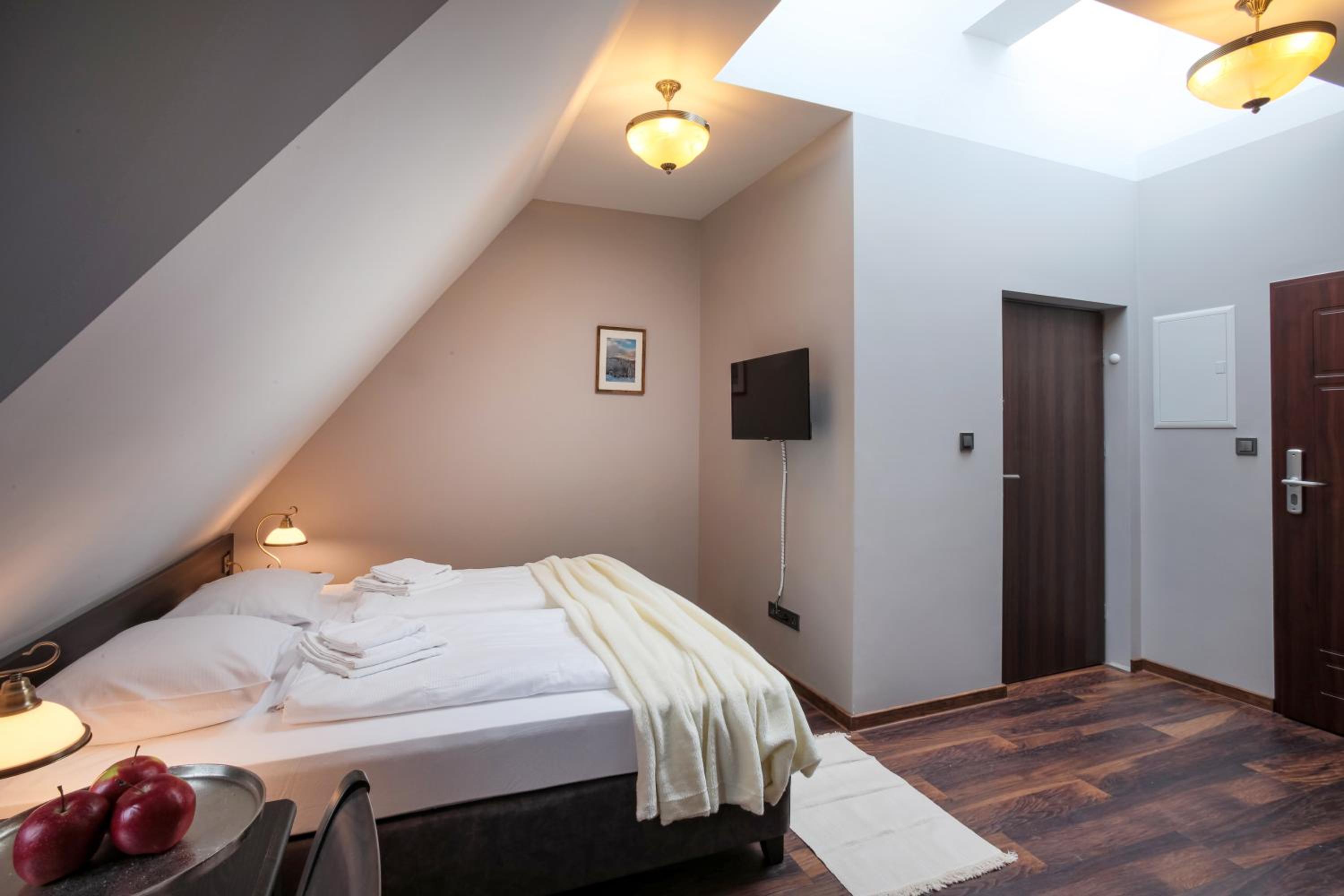 Double or Twin Room - Photo 17