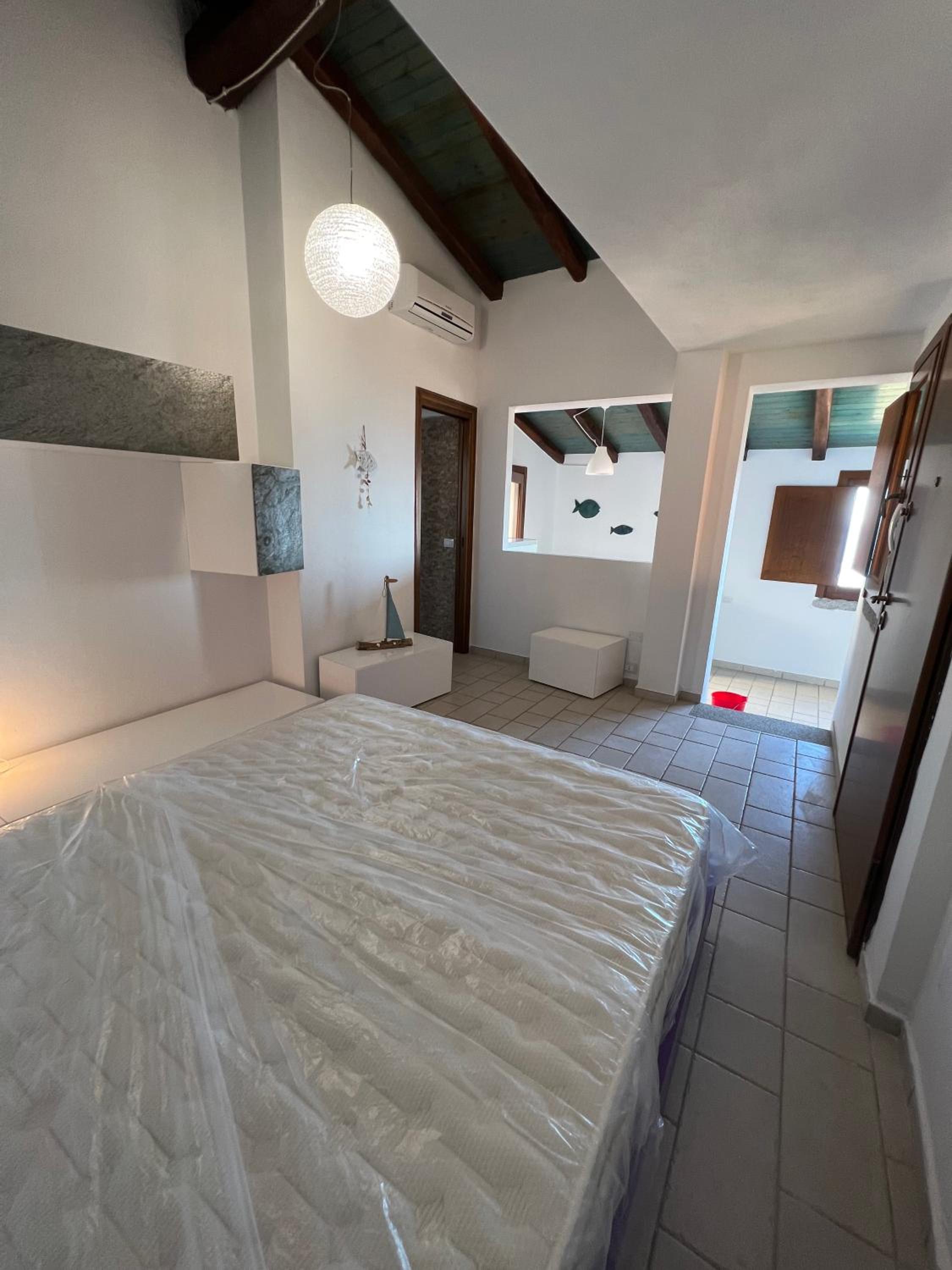 One-Bedroom House photo 1