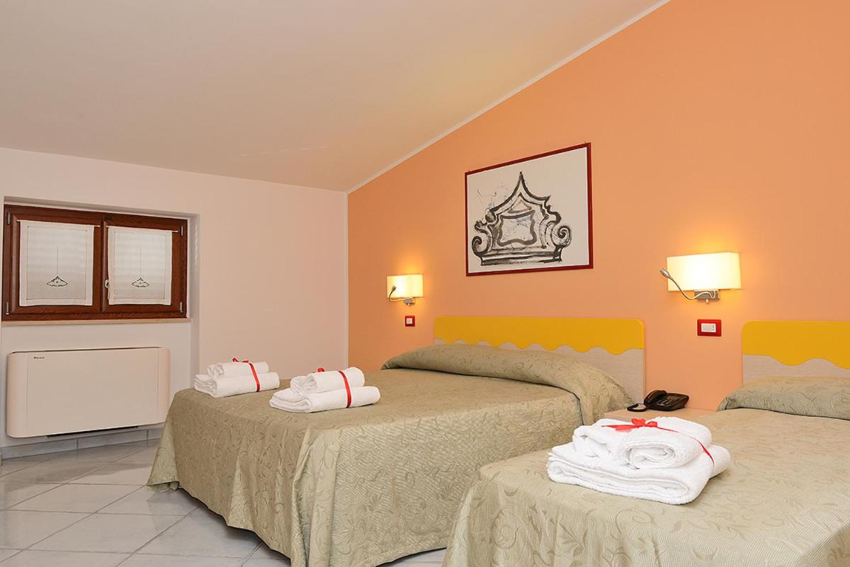 Triple Room