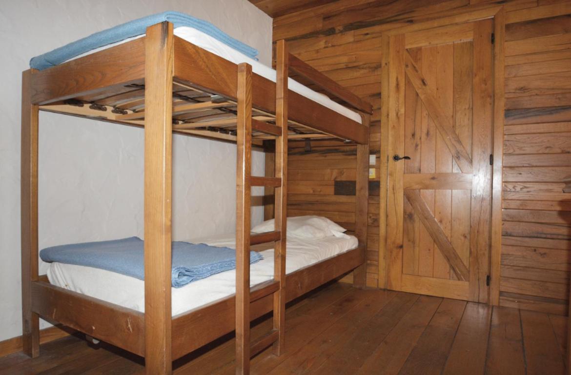 Four-Bedroom House photo 3