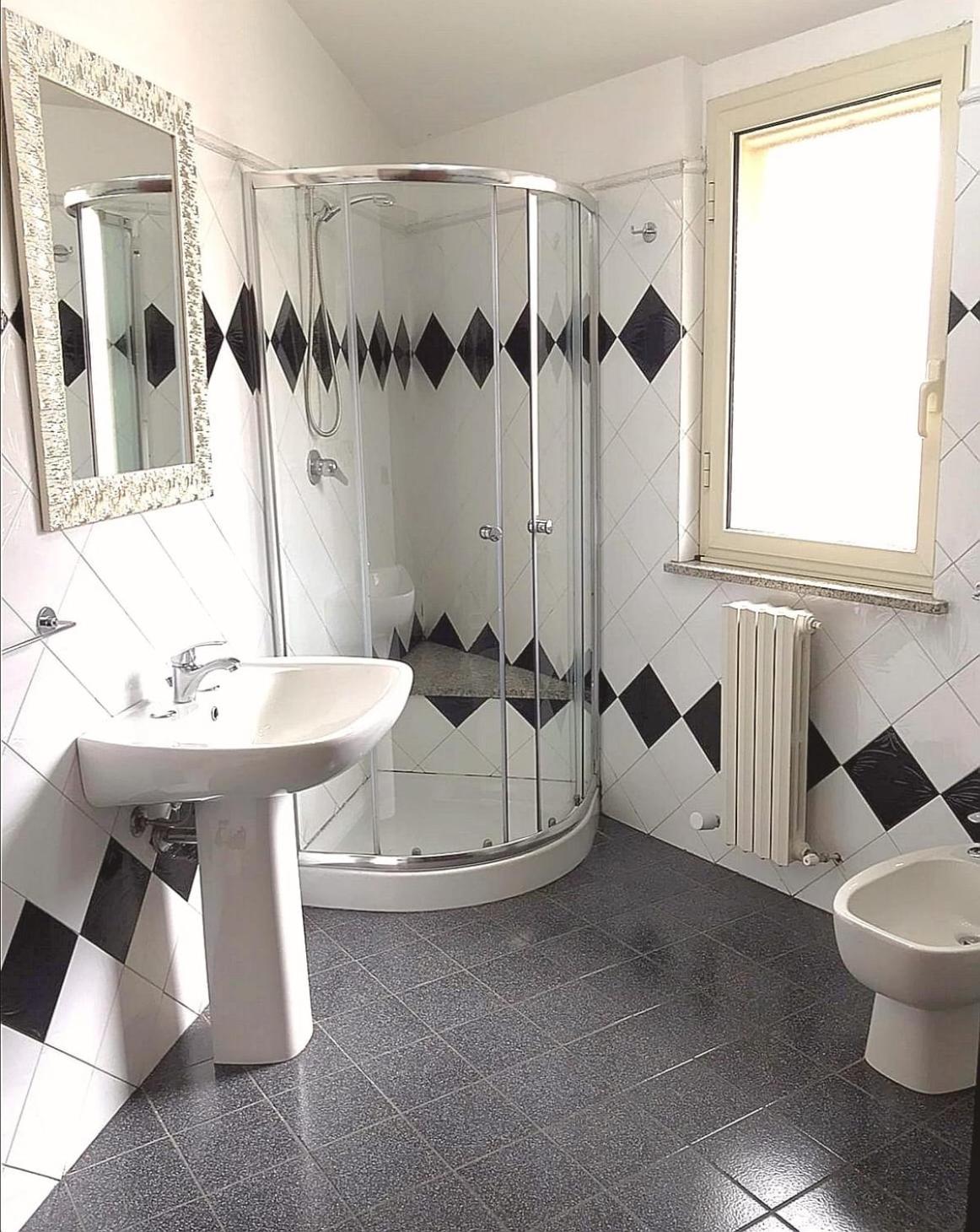 Quadruple Room with Shared Bathroom photo 2