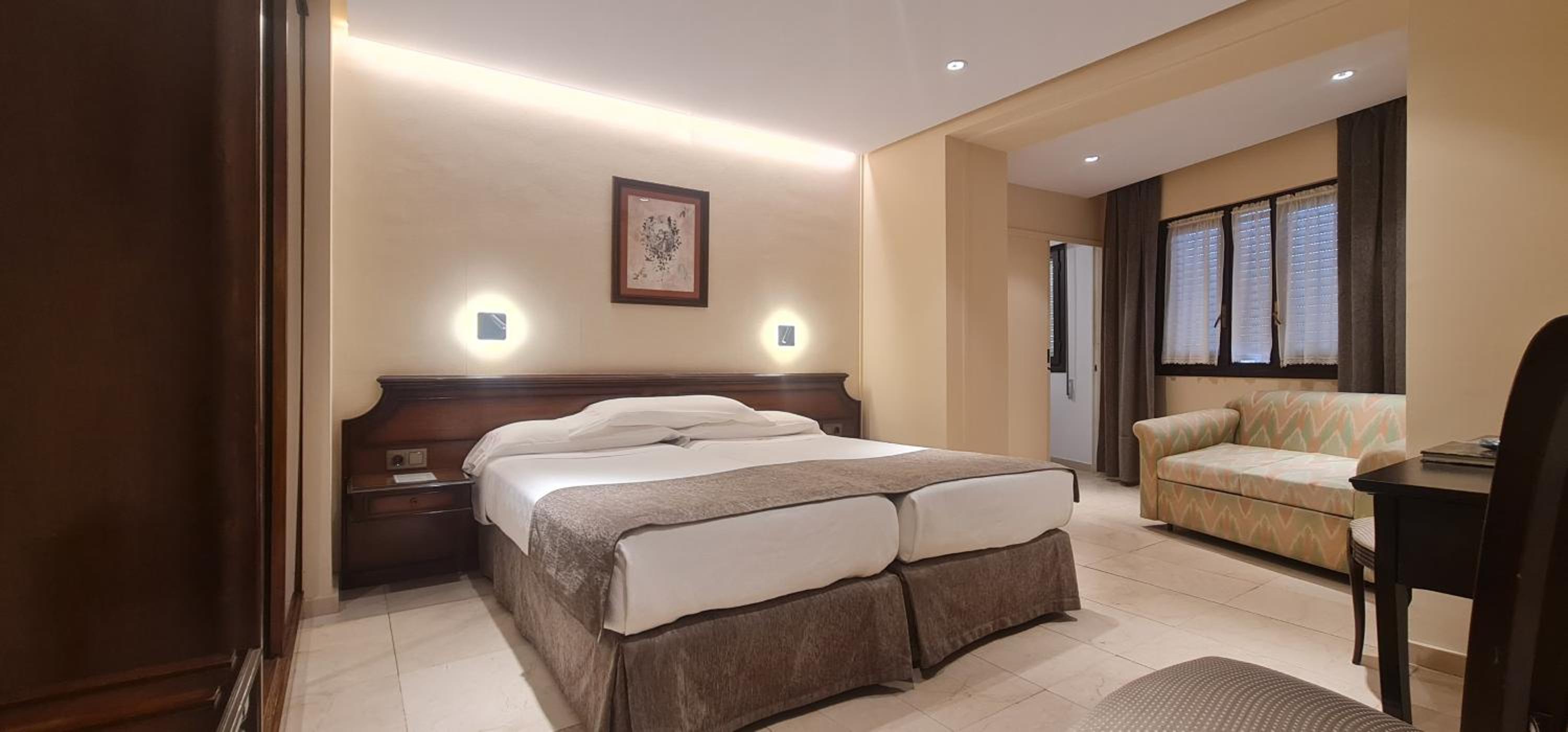 Family Room - Photo 7