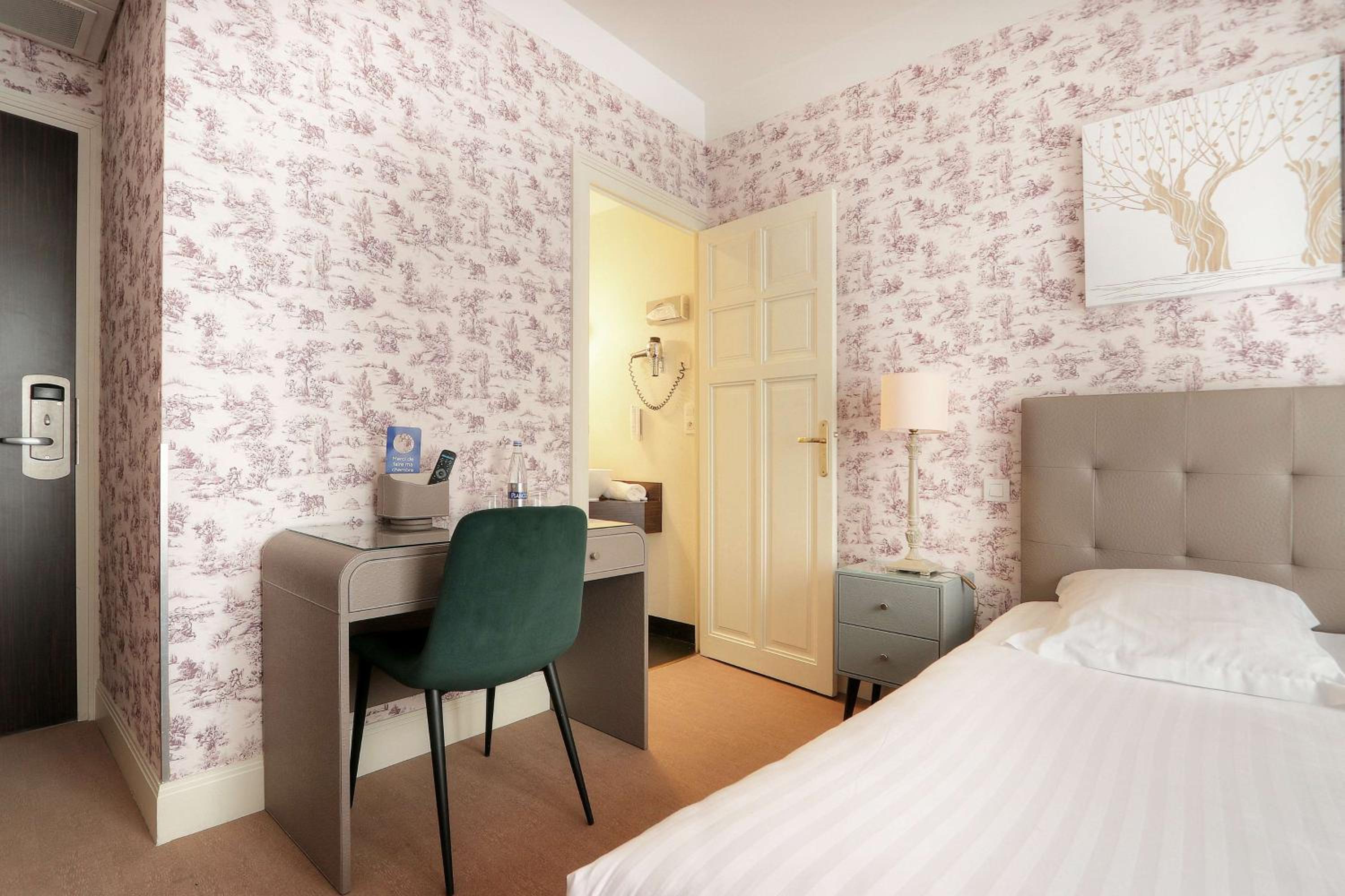 Classic Double Room - Photo 20
