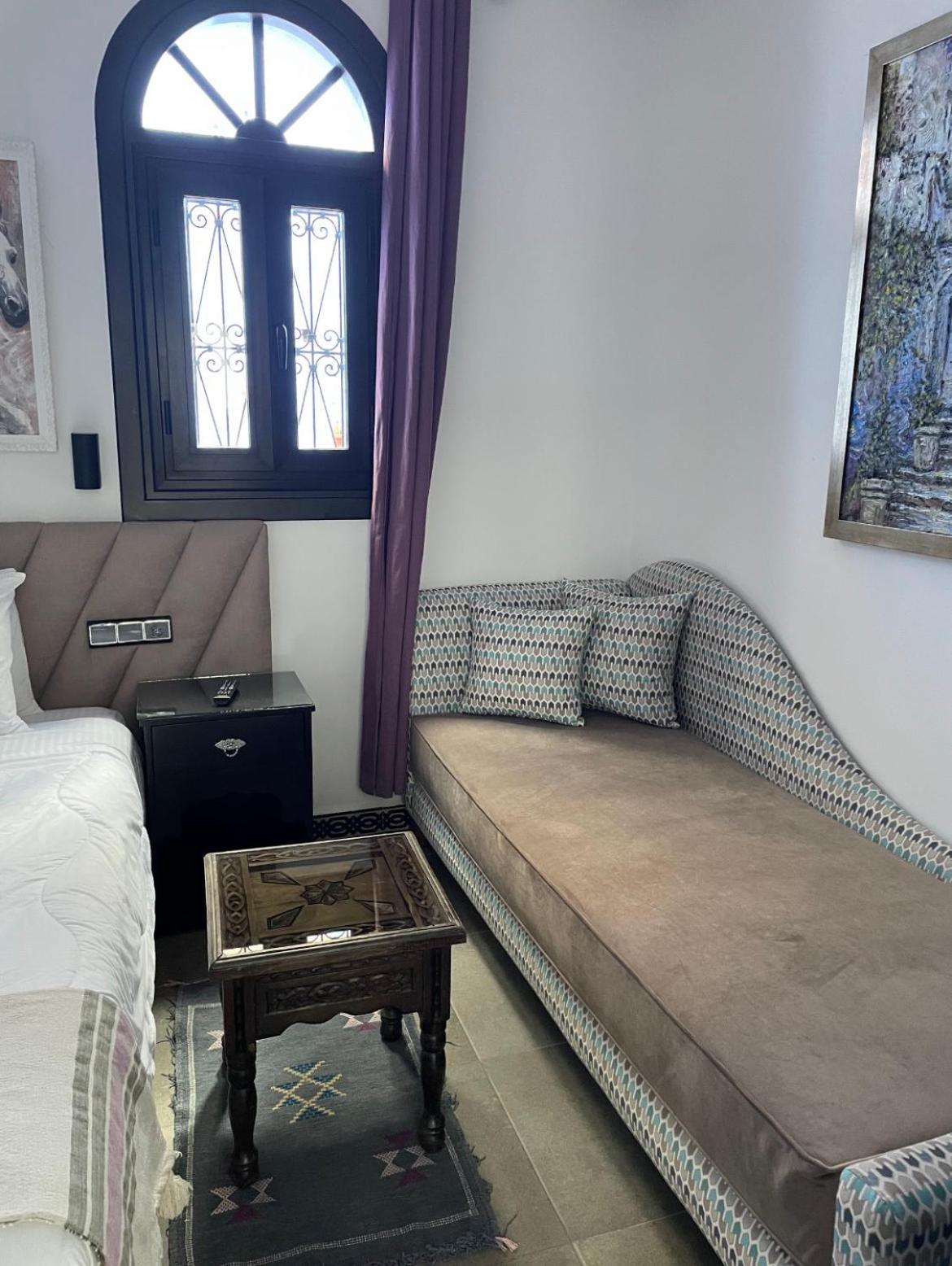 Double or Twin Room with Private Bathroom - Photo 27