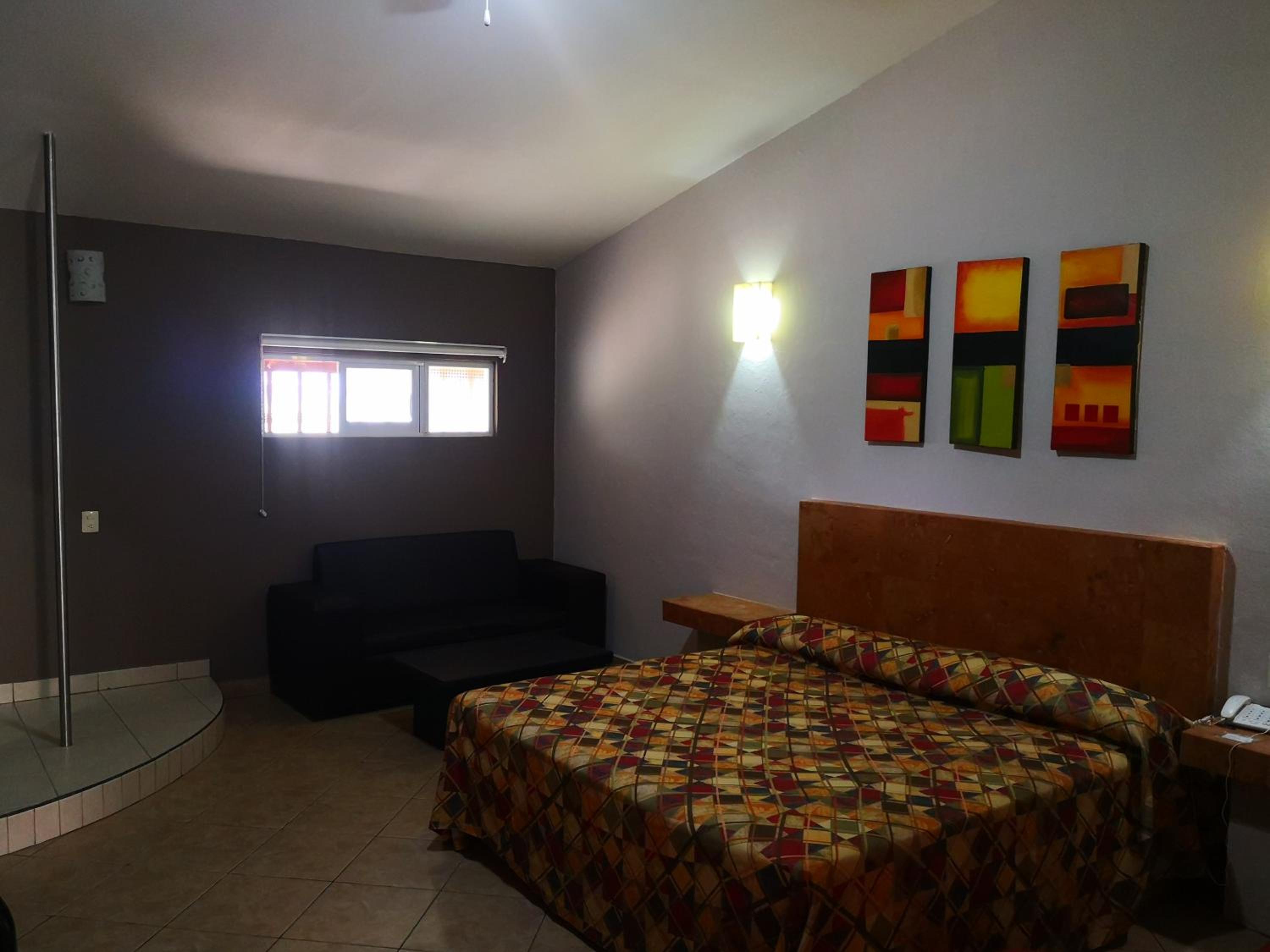 Deluxe Suite photo 2