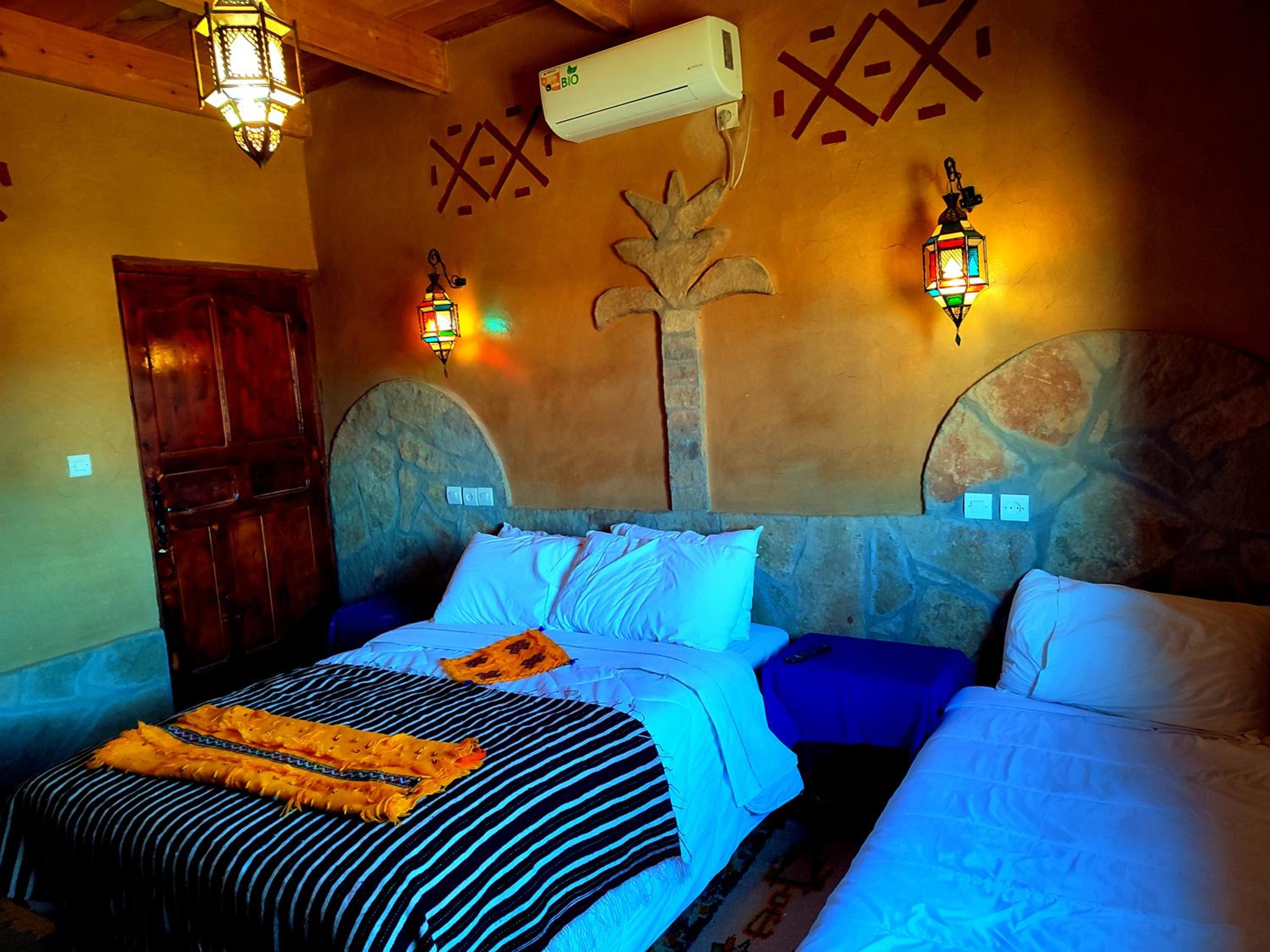 Deluxe Room (2 Adults + 1 Child) - Photo 1