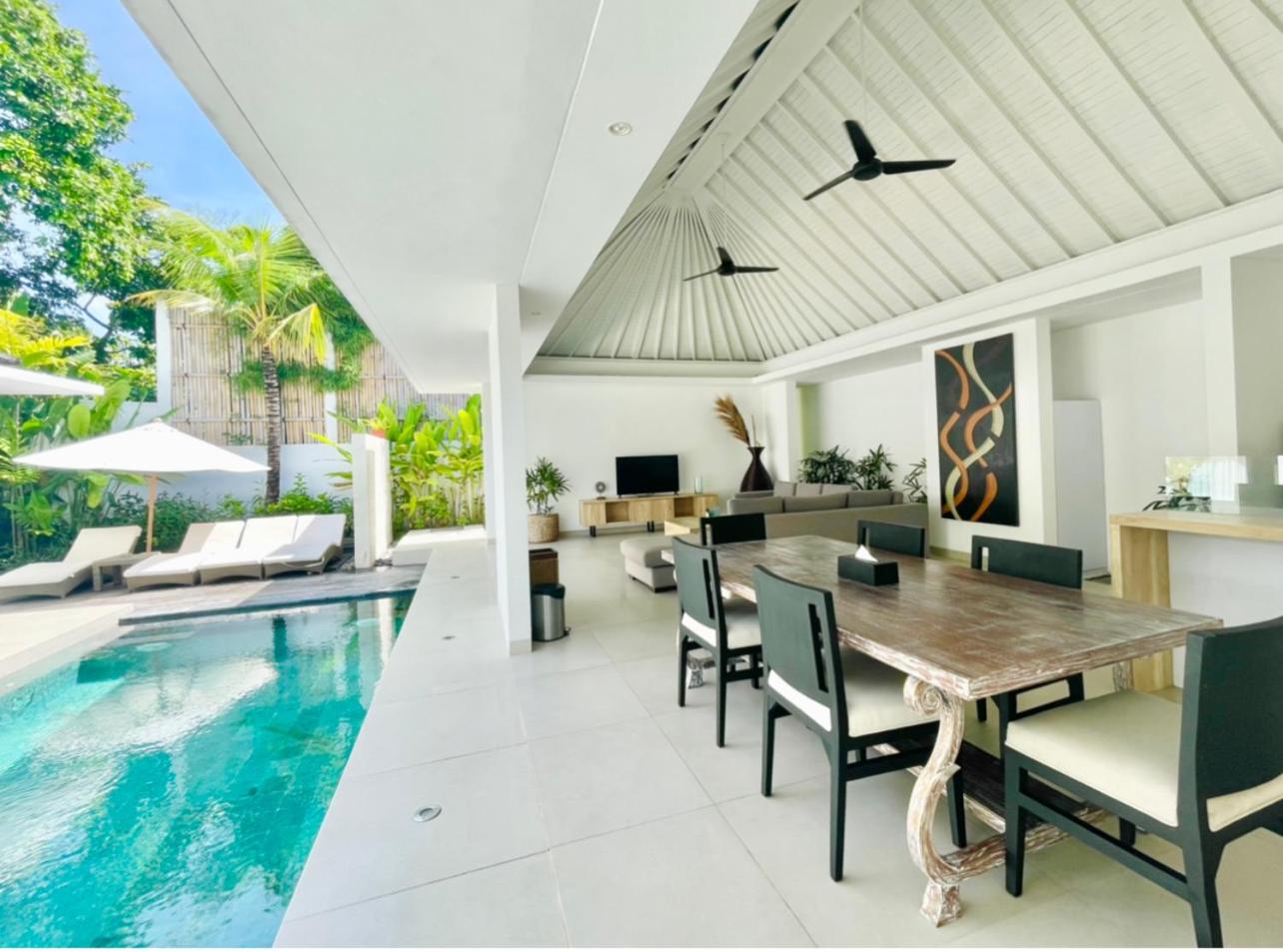 Three-Bedroom Villa - Photo 16