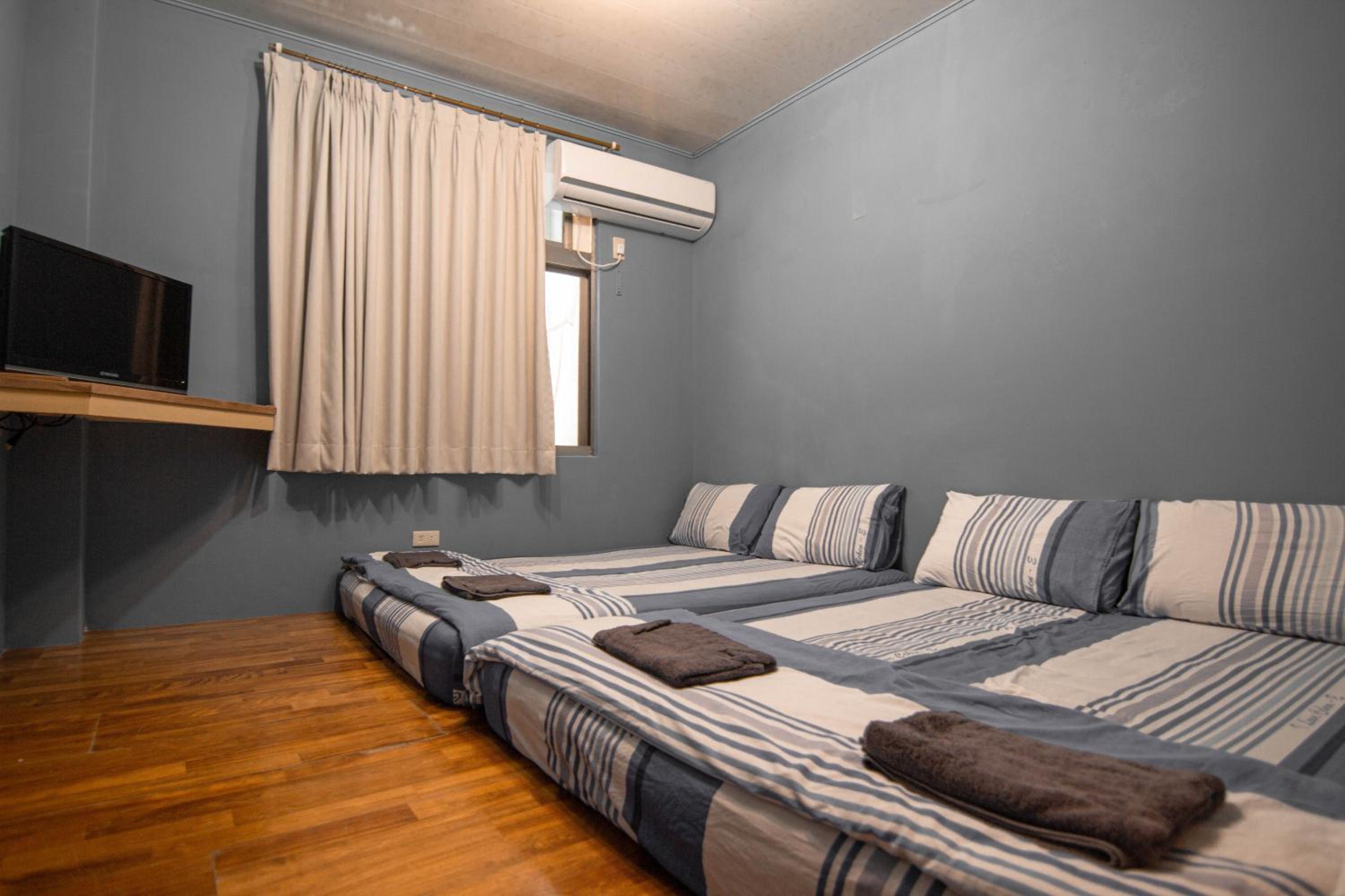 Quadruple Room with Bathroom photo 3