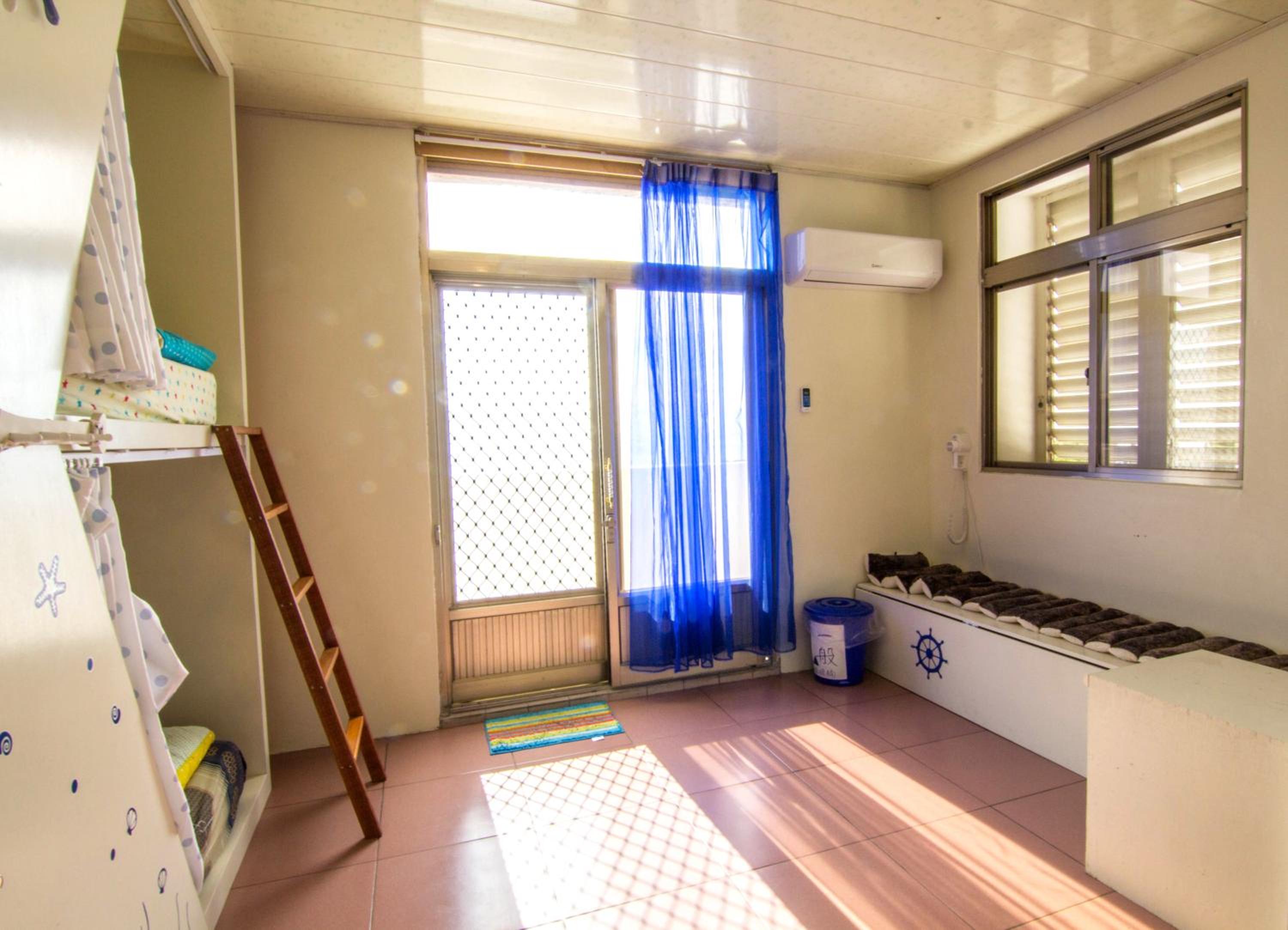 Single Bed in Mixed Dormitory Room photo 2