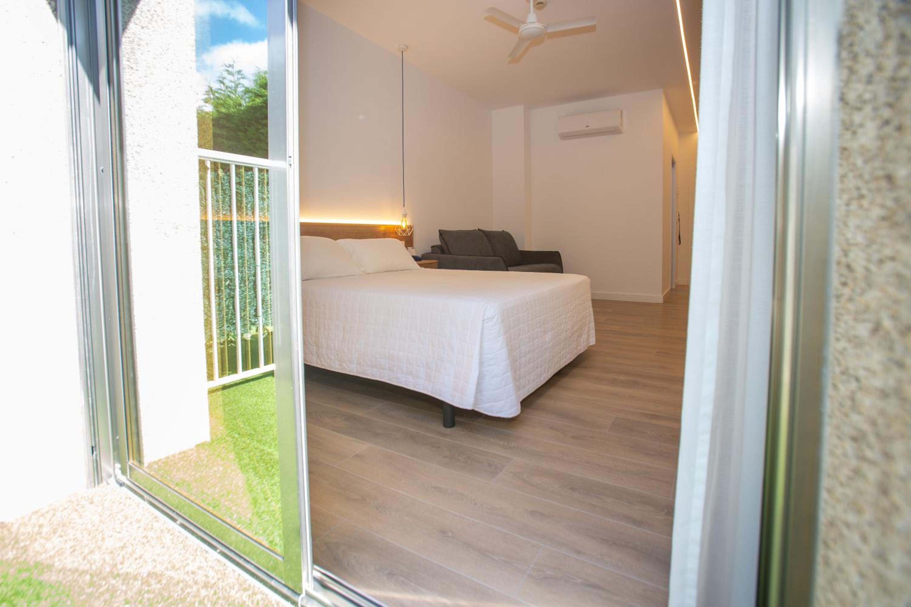 Family Room with Terrace photo 3