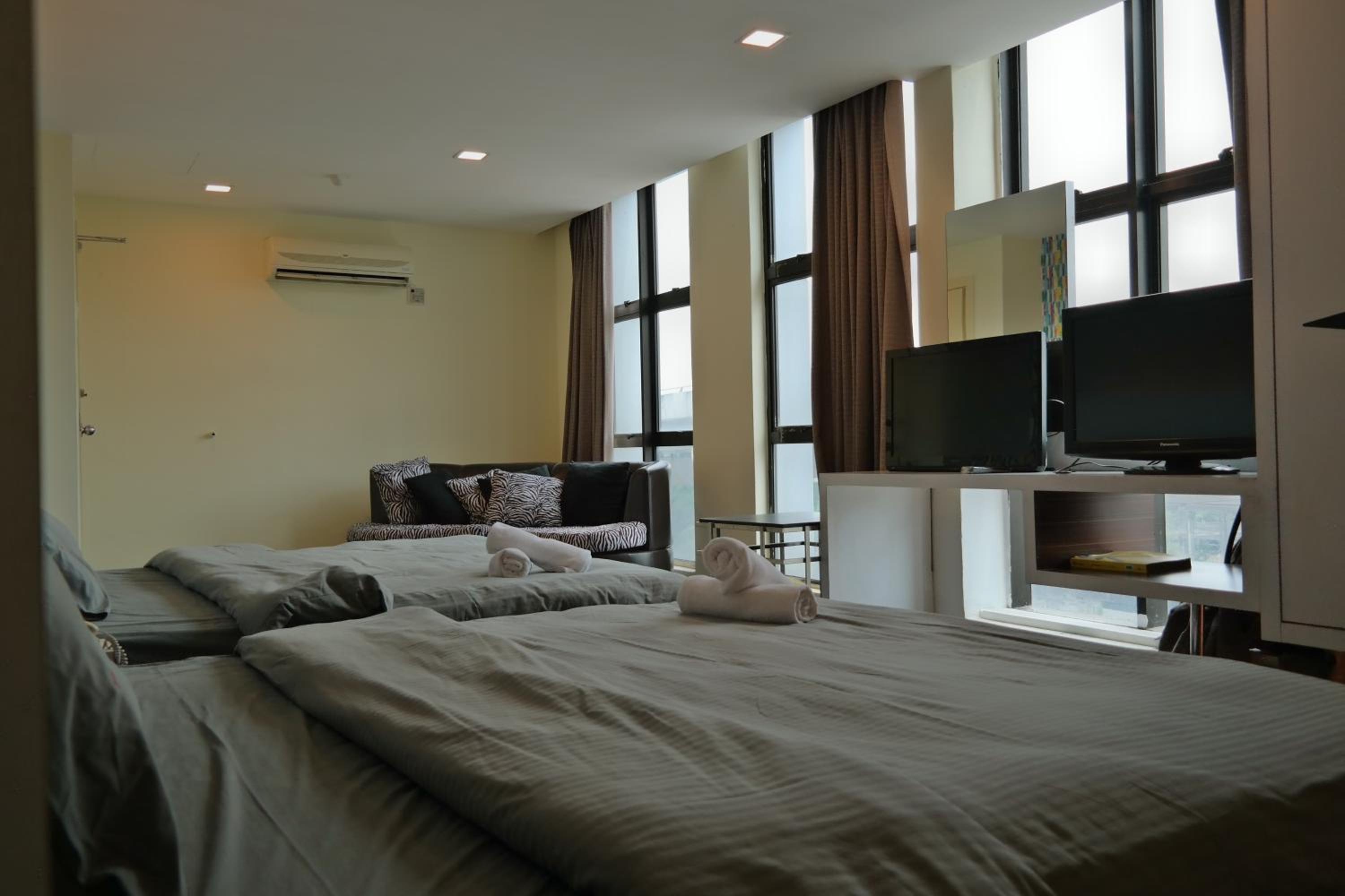 Deluxe Family Room - Photo 6